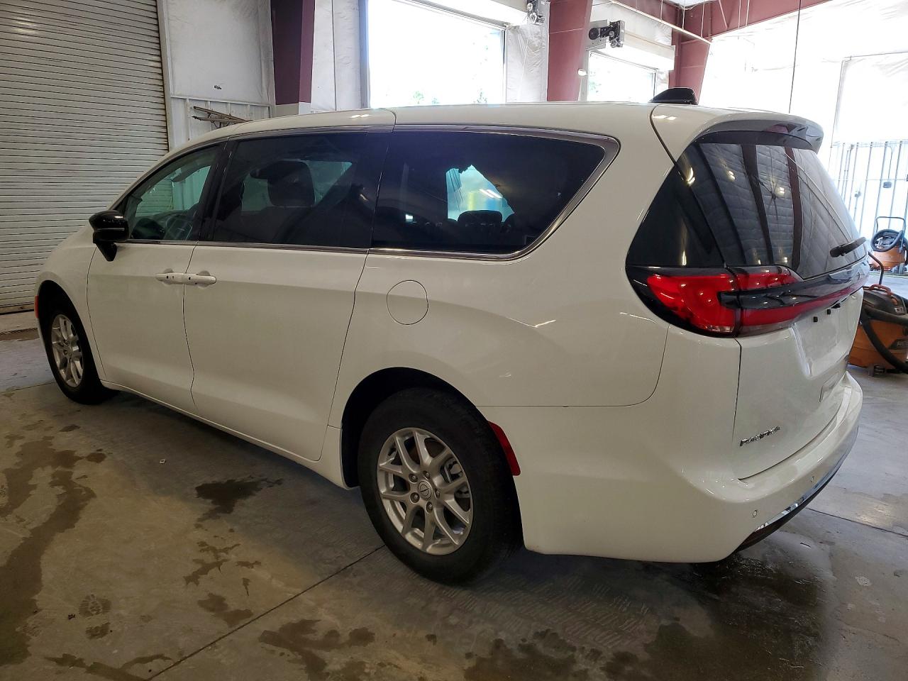 2026 Chrysler Pacifica Select White vin: 2C4RC1BG9TR237823