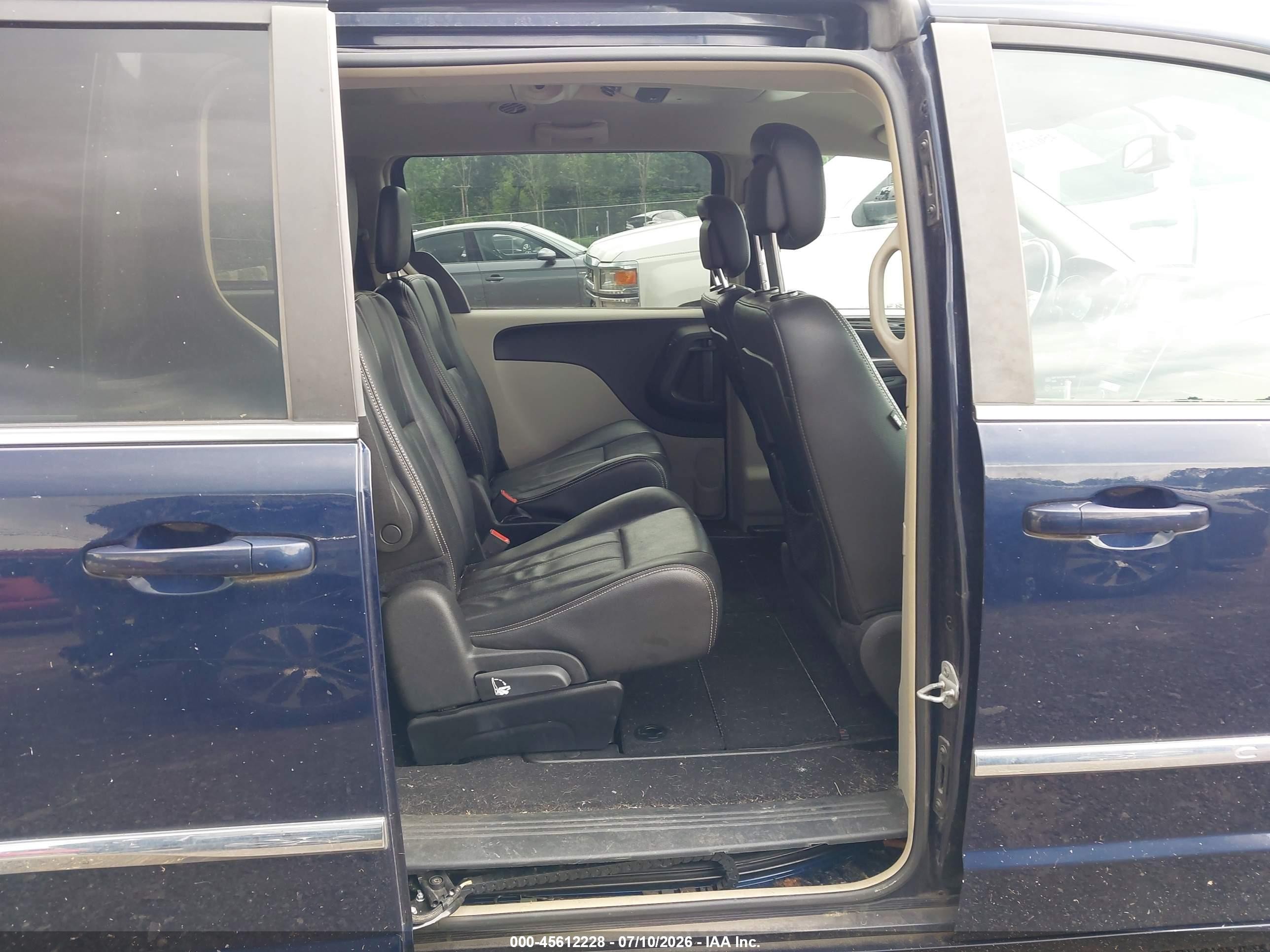 2012 Chrysler Town & Country Touring Blue vin: 2C4RC1BGXCR216642
