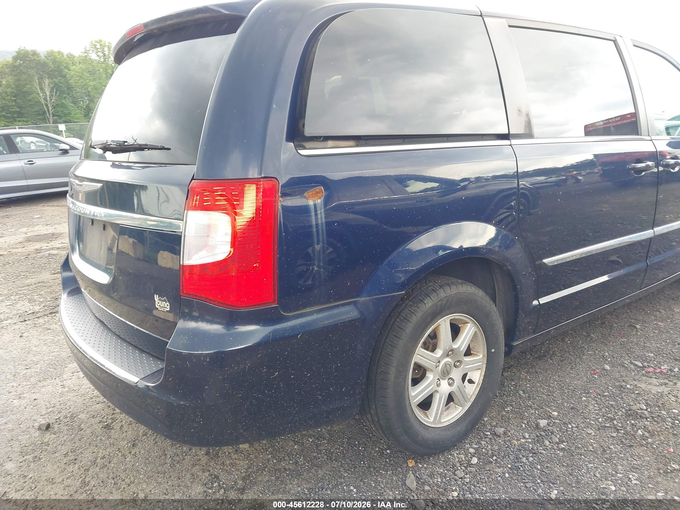 2012 Chrysler Town & Country Touring Blue vin: 2C4RC1BGXCR216642