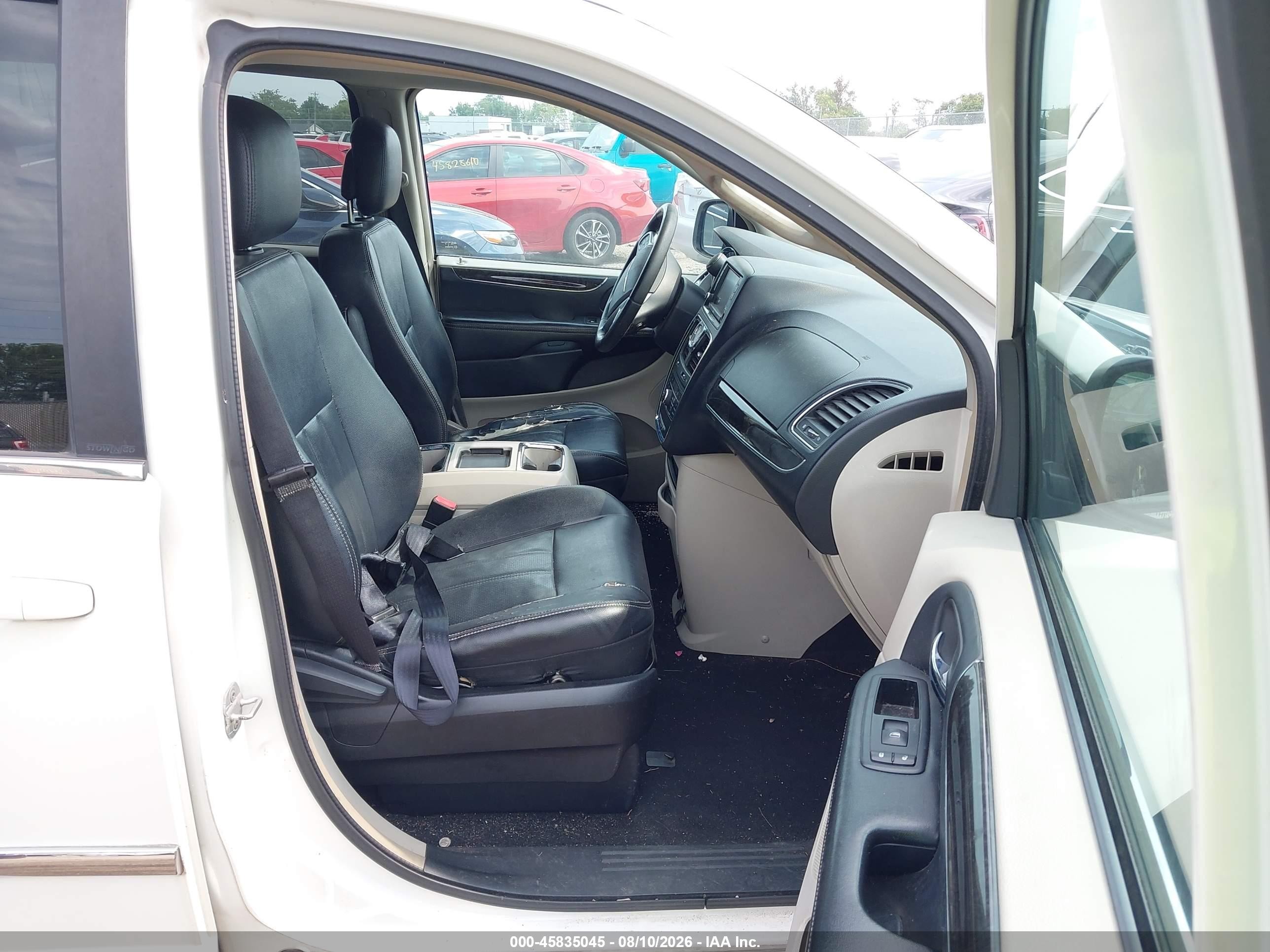 2012 Chrysler Town & Country Touring White vin: 2C4RC1BGXCR288909