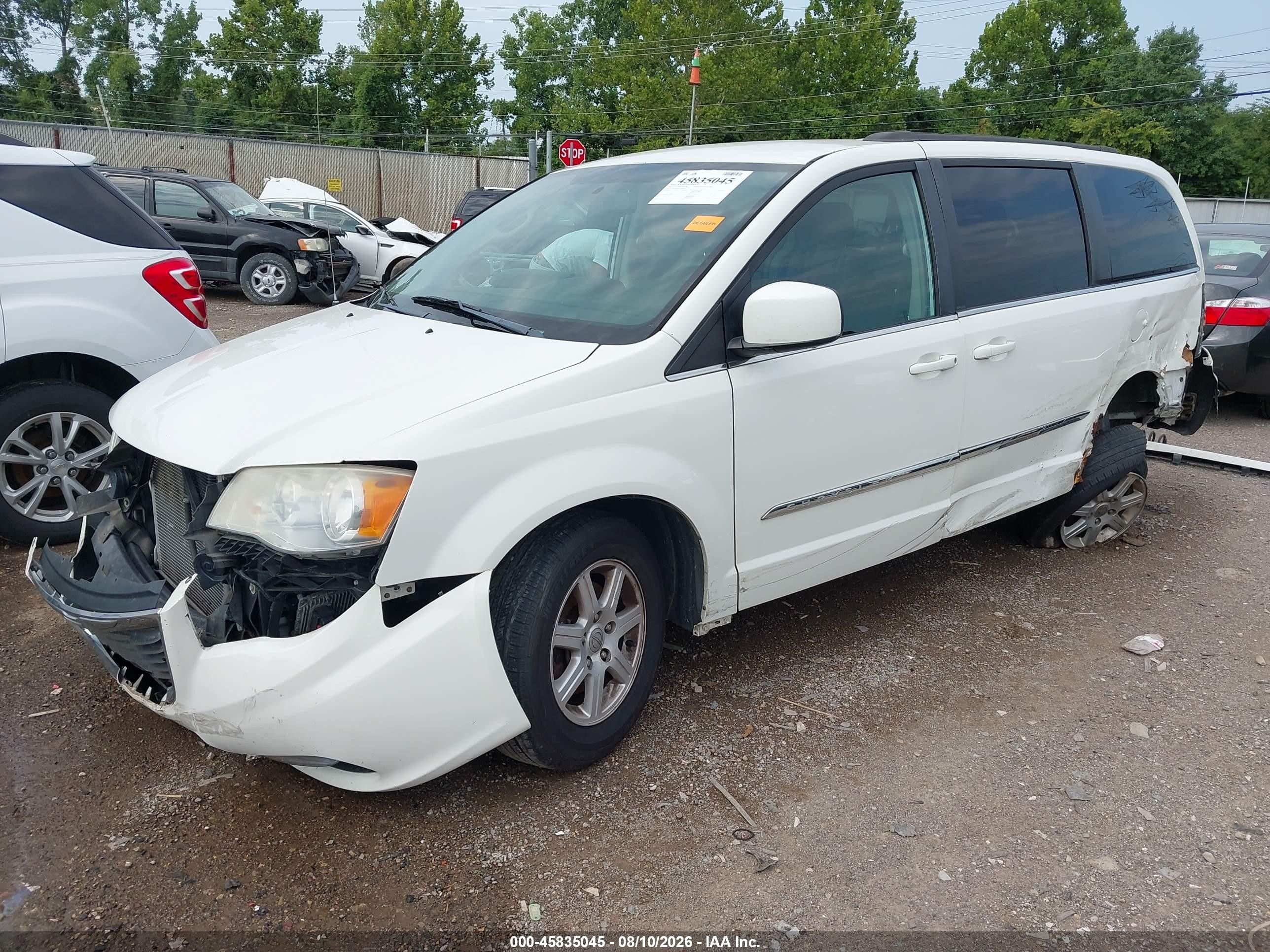 2012 Chrysler Town & Country Touring White vin: 2C4RC1BGXCR288909
