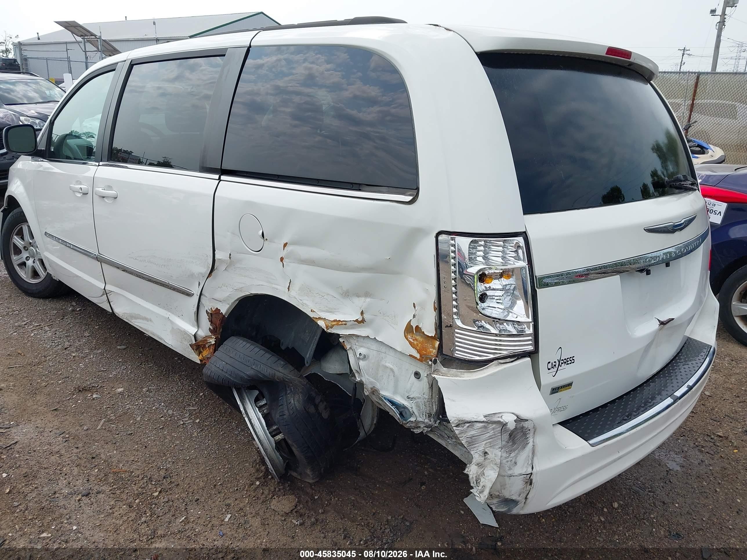 2012 Chrysler Town & Country Touring White vin: 2C4RC1BGXCR288909