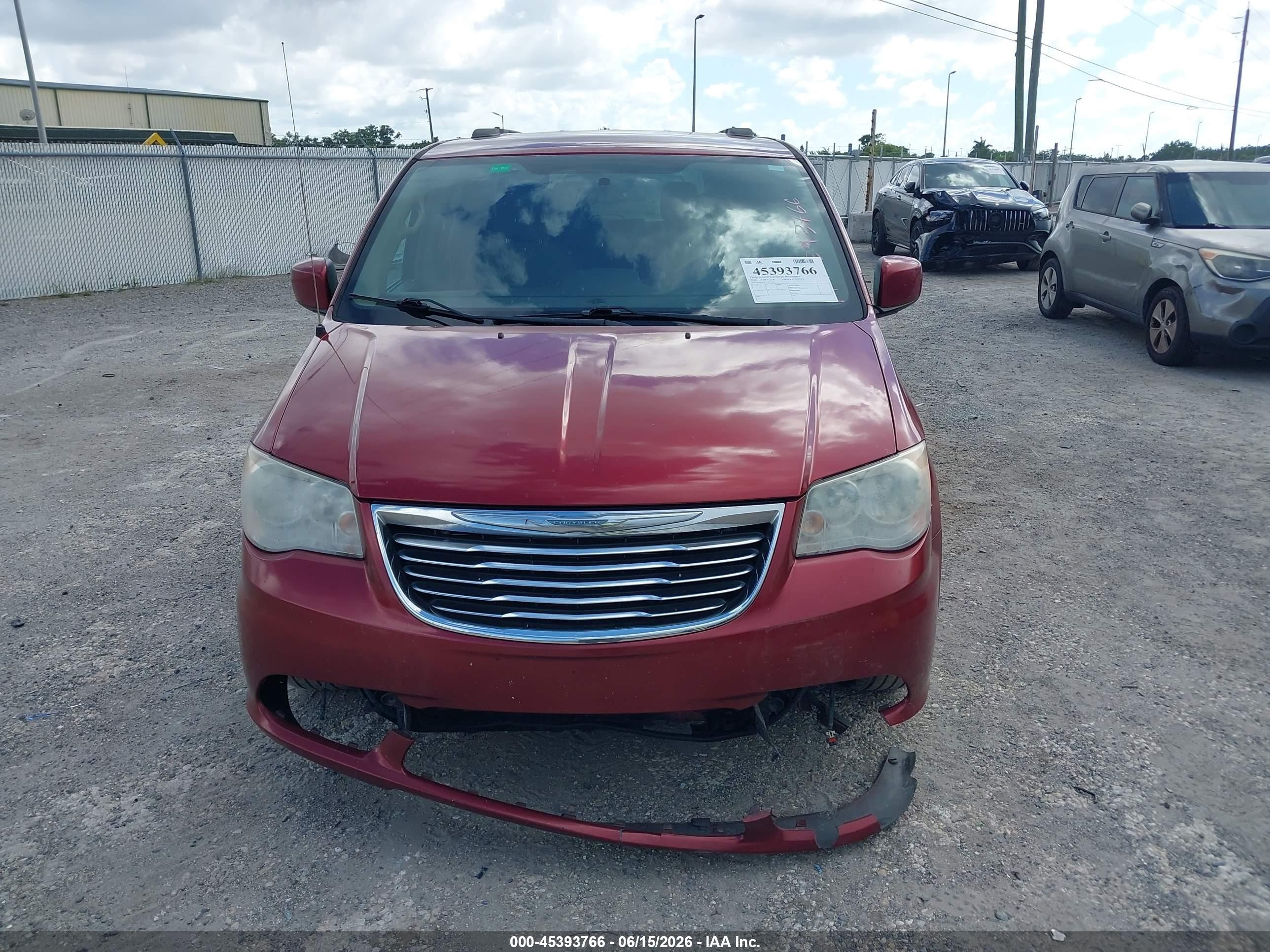2012 Chrysler Town & Country Touring Maroon vin: 2C4RC1BGXCR331063
