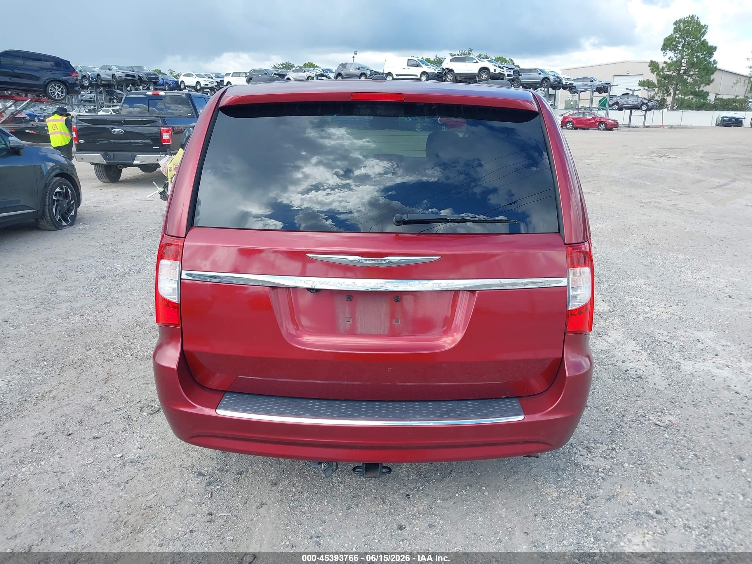 2012 Chrysler Town & Country Touring Maroon vin: 2C4RC1BGXCR331063