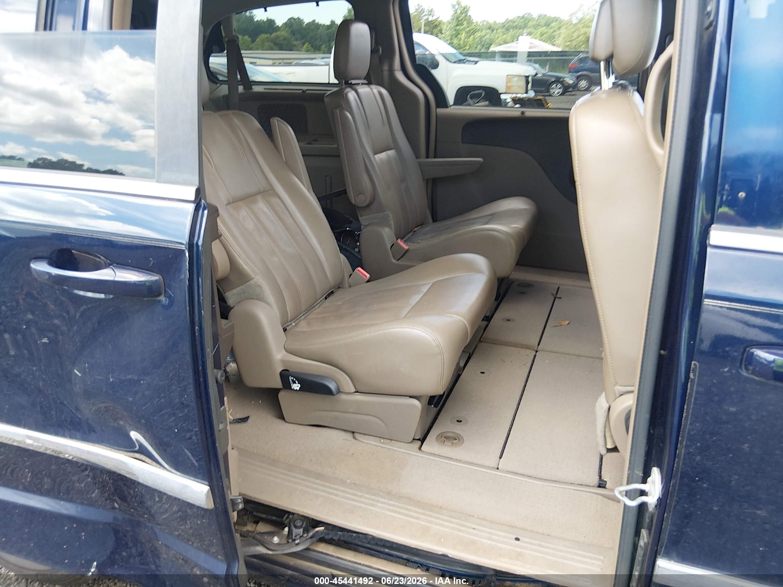 2013 Chrysler Town & Country Touring Blue vin: 2C4RC1BGXDR539462
