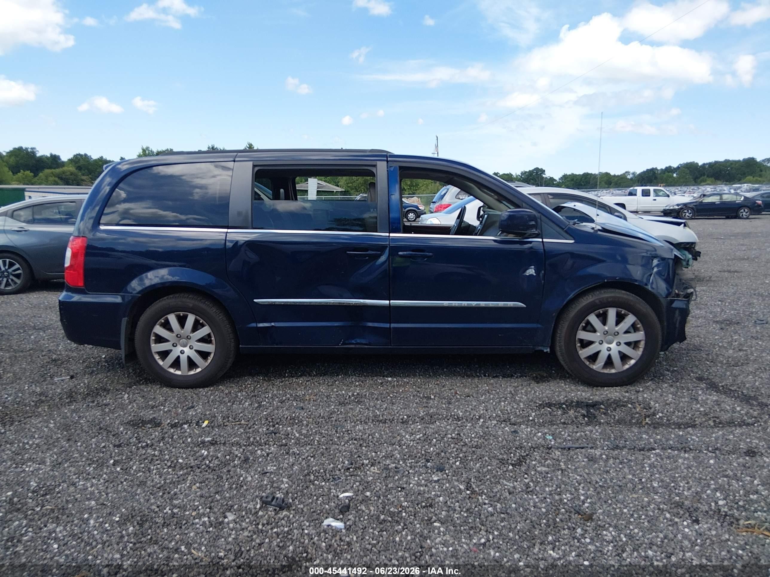 2013 Chrysler Town & Country Touring Blue vin: 2C4RC1BGXDR539462