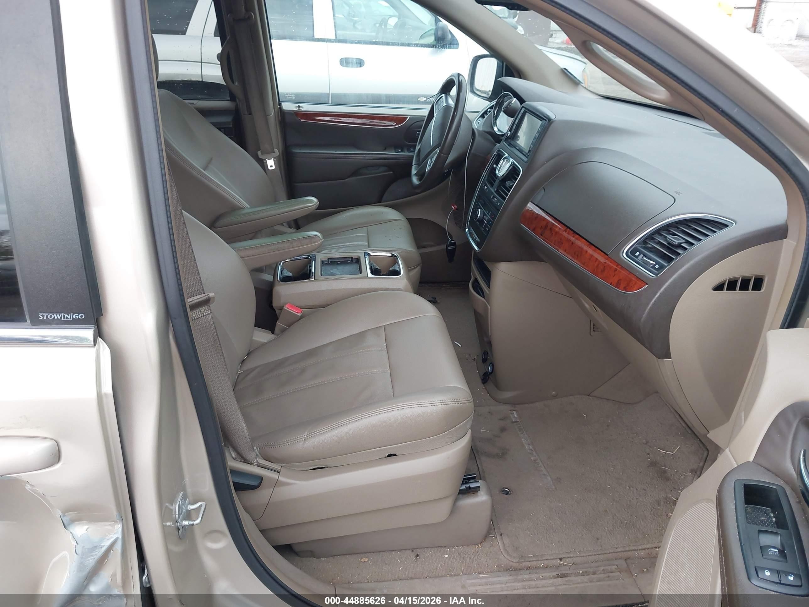 2013 Chrysler Town & Country Touring Gold vin: 2C4RC1BGXDR563938
