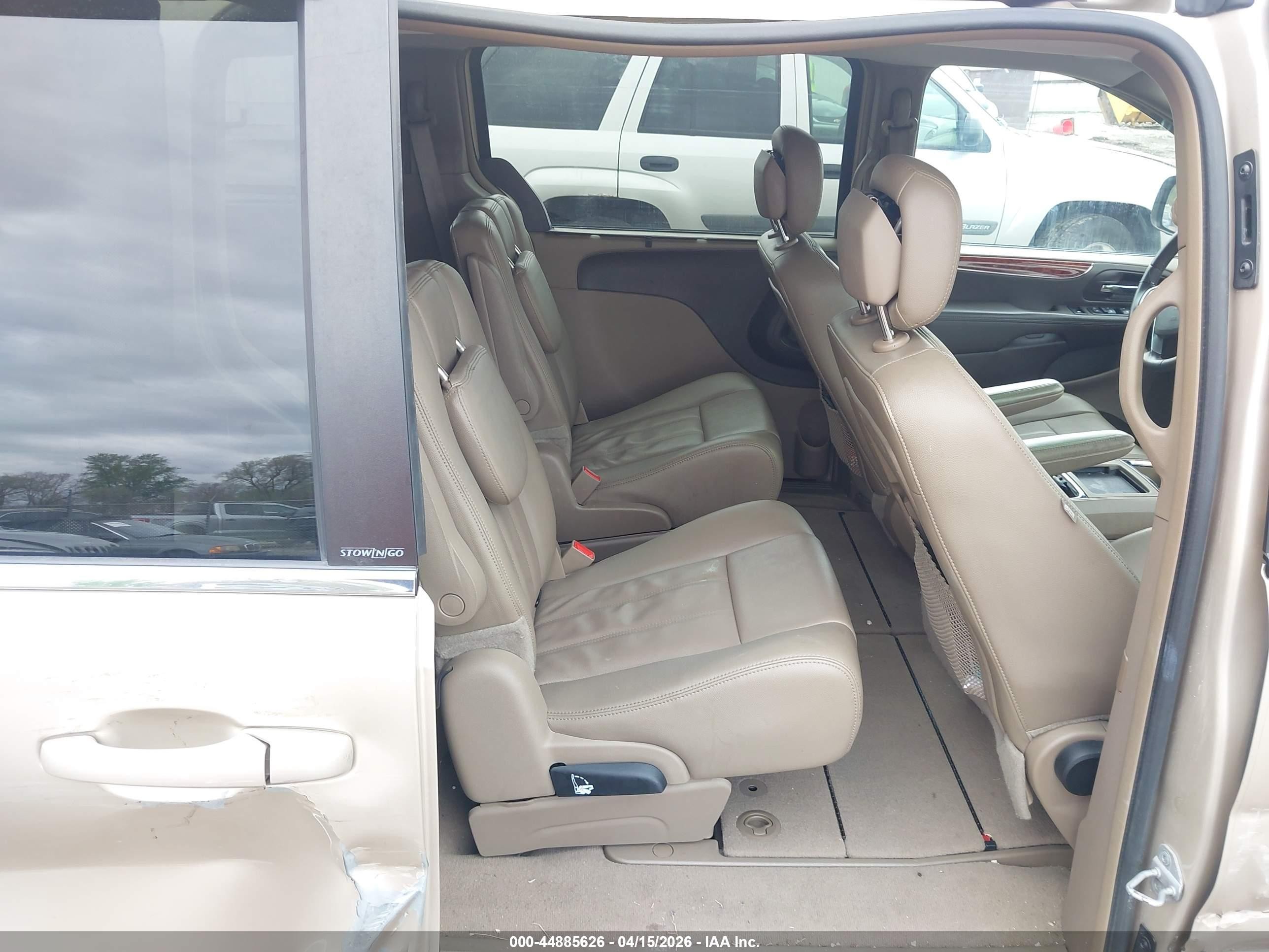 2013 Chrysler Town & Country Touring Gold vin: 2C4RC1BGXDR563938