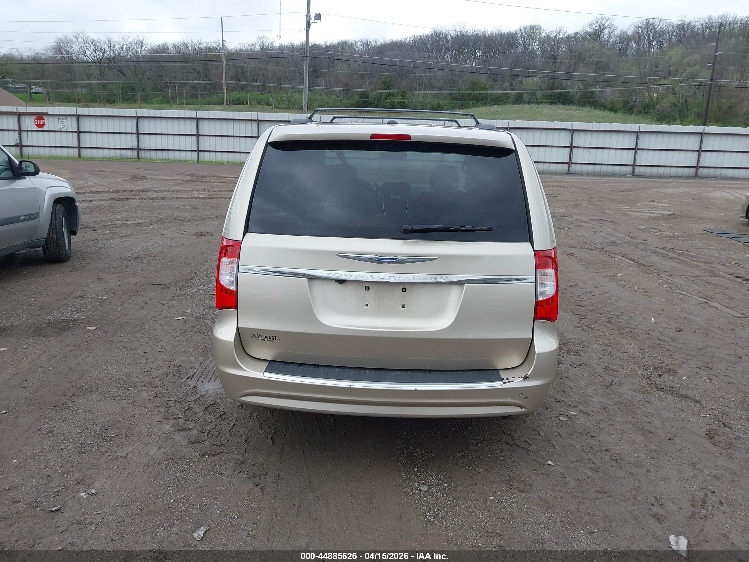 2013 Chrysler Town & Country Touring Gold vin: 2C4RC1BGXDR563938