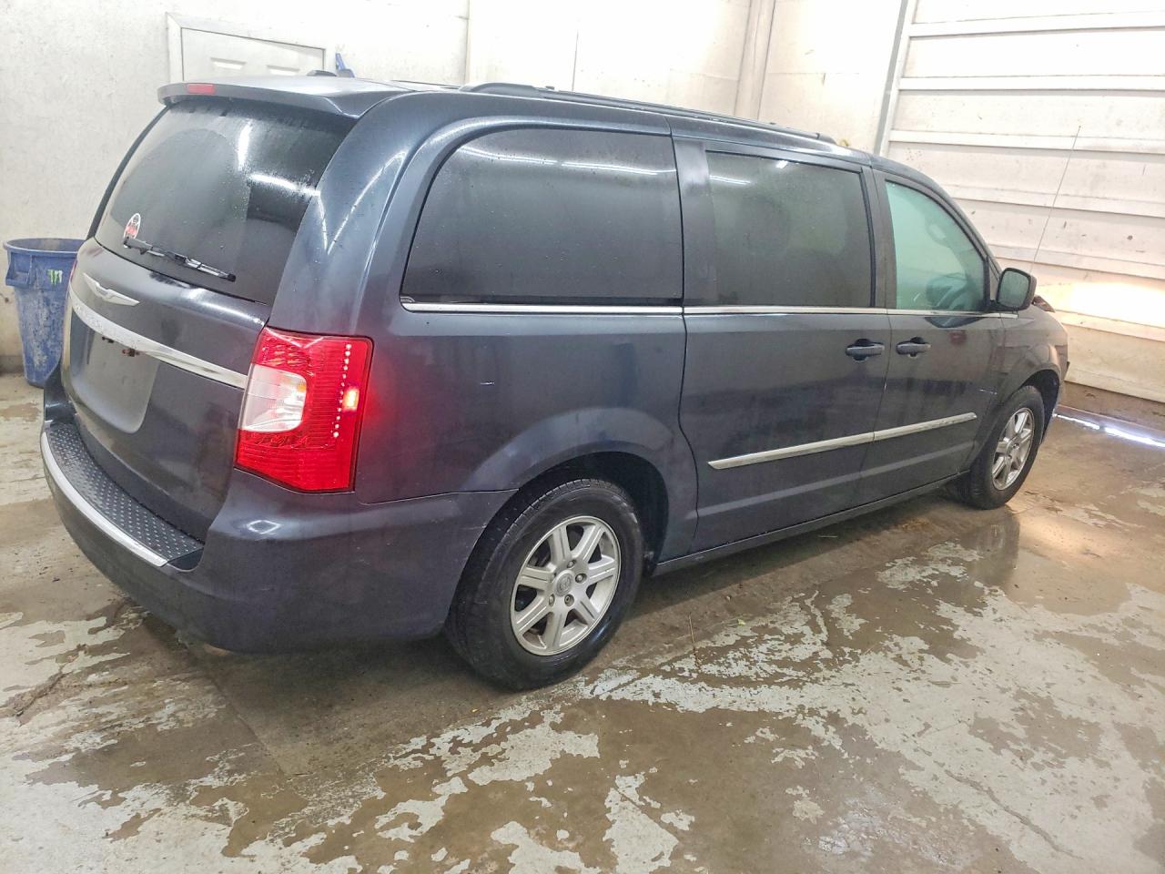 2013 Chrysler Town & Country Touring Blue vin: 2C4RC1BGXDR594221