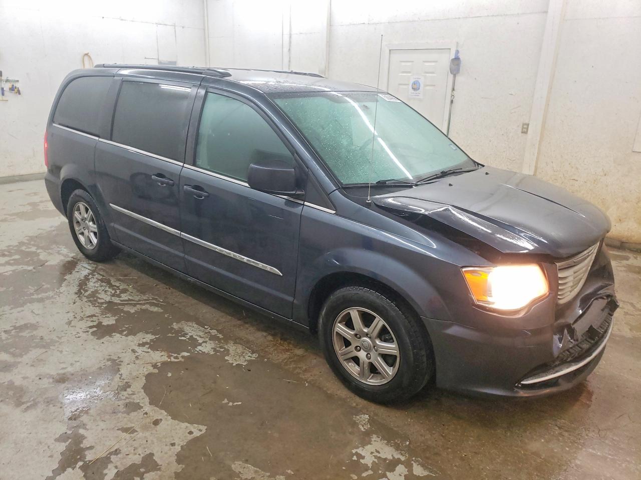 2013 Chrysler Town & Country Touring Blue vin: 2C4RC1BGXDR594221