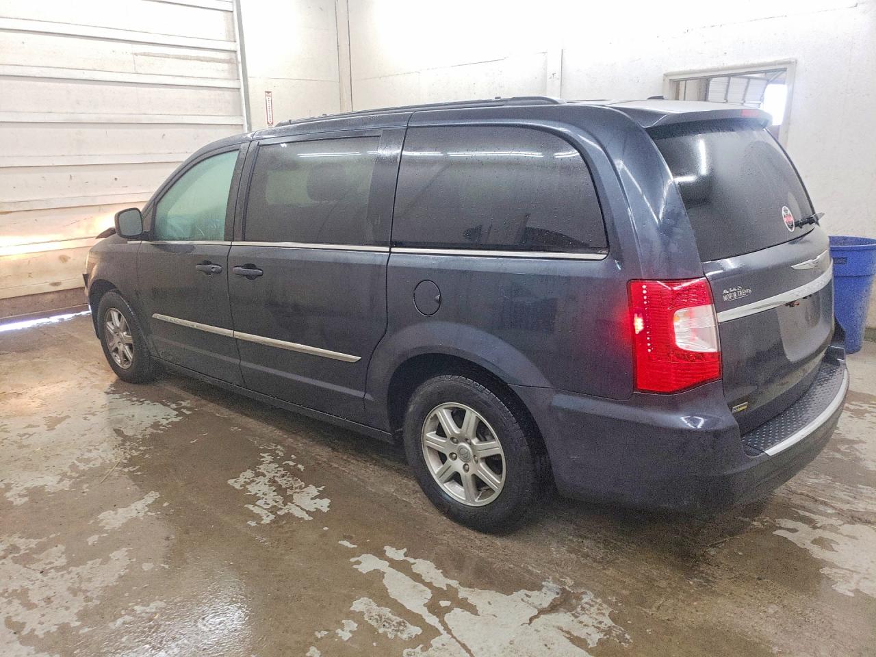 2013 Chrysler Town & Country Touring Blue vin: 2C4RC1BGXDR594221