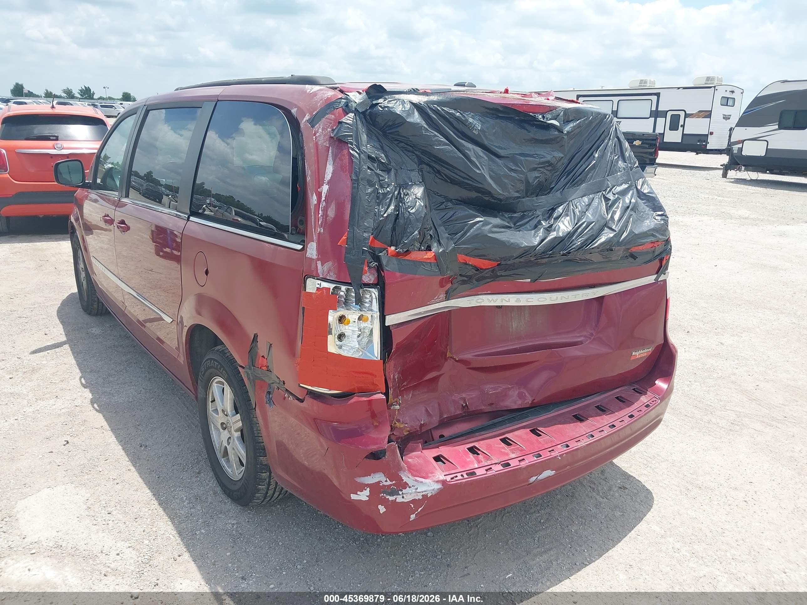 2013 Chrysler Town & Country Touring Red vin: 2C4RC1BGXDR637763