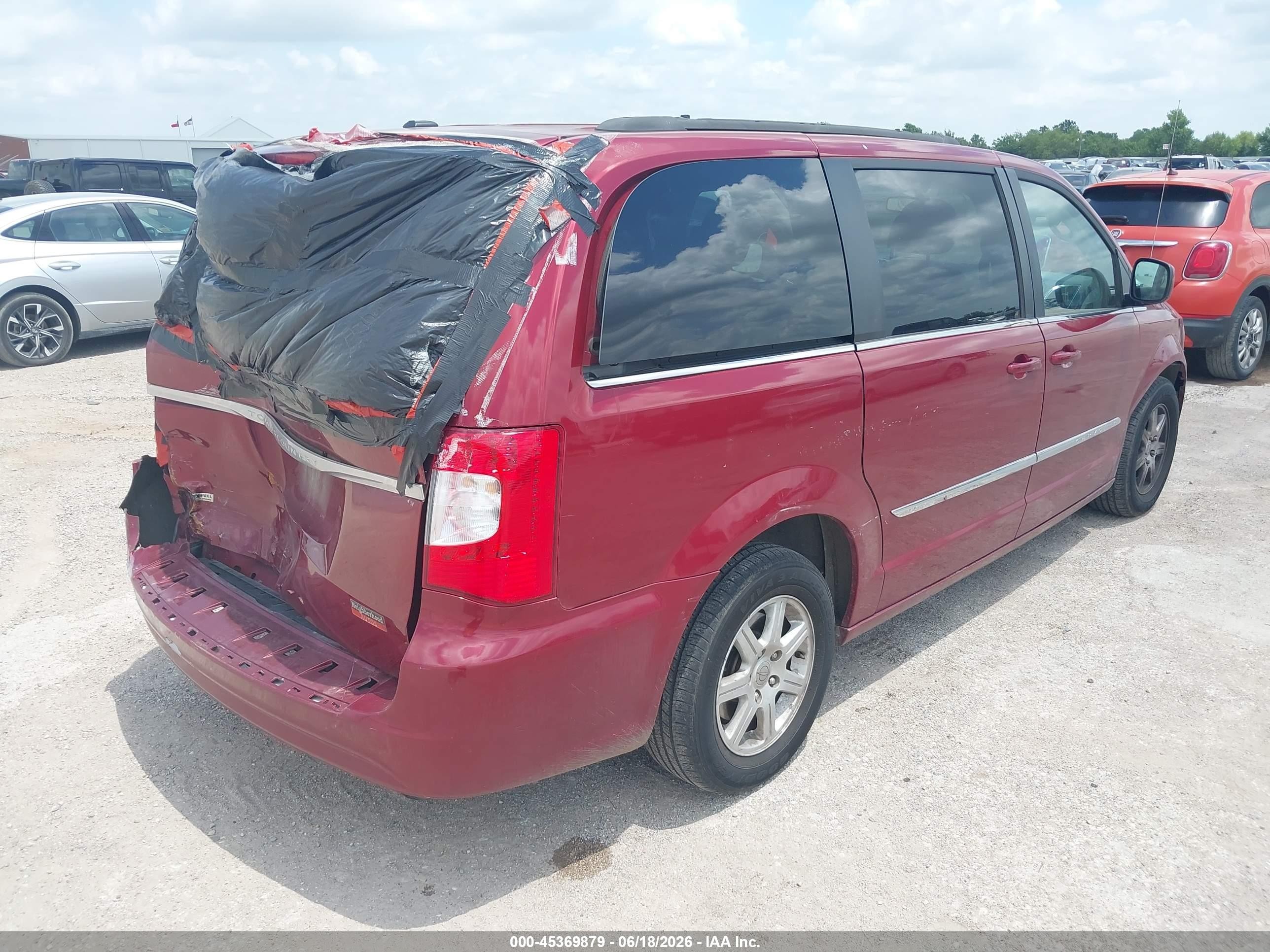 2013 Chrysler Town & Country Touring Red vin: 2C4RC1BGXDR637763