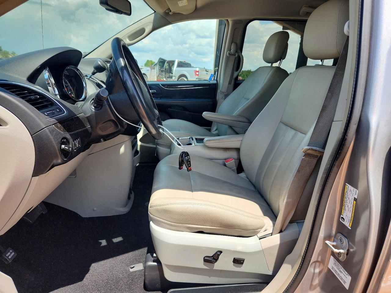 2013 Chrysler Town & Country Touring Gray vin: 2C4RC1BGXDR646009