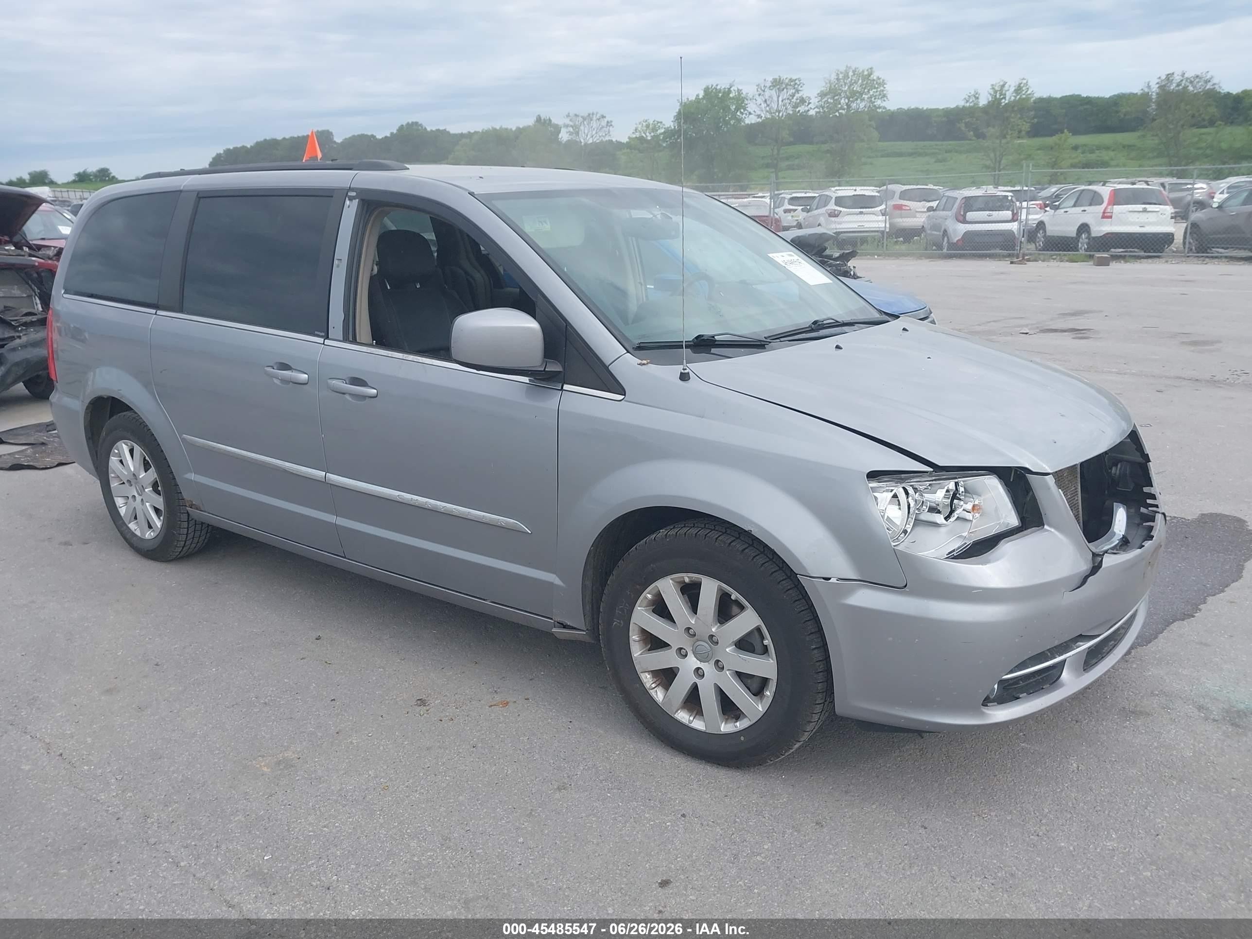 2013 Chrysler Town & Country Touring Silver vin: 2C4RC1BGXDR661173