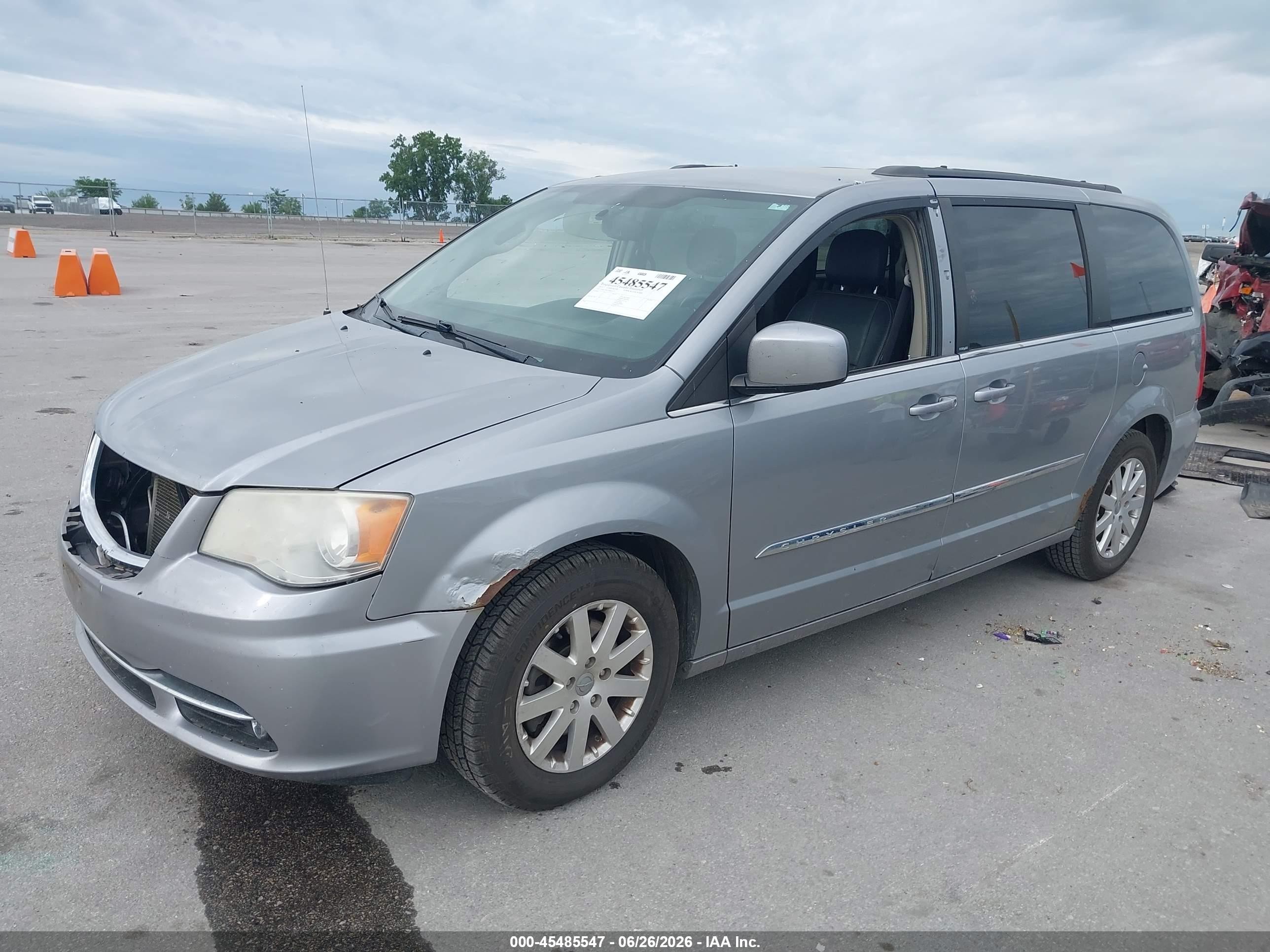 2013 Chrysler Town & Country Touring Silver vin: 2C4RC1BGXDR661173