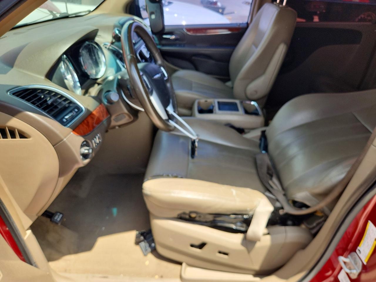 2013 Chrysler Town & Country Touring Темно-бордовый vin: 2C4RC1BGXDR684646
