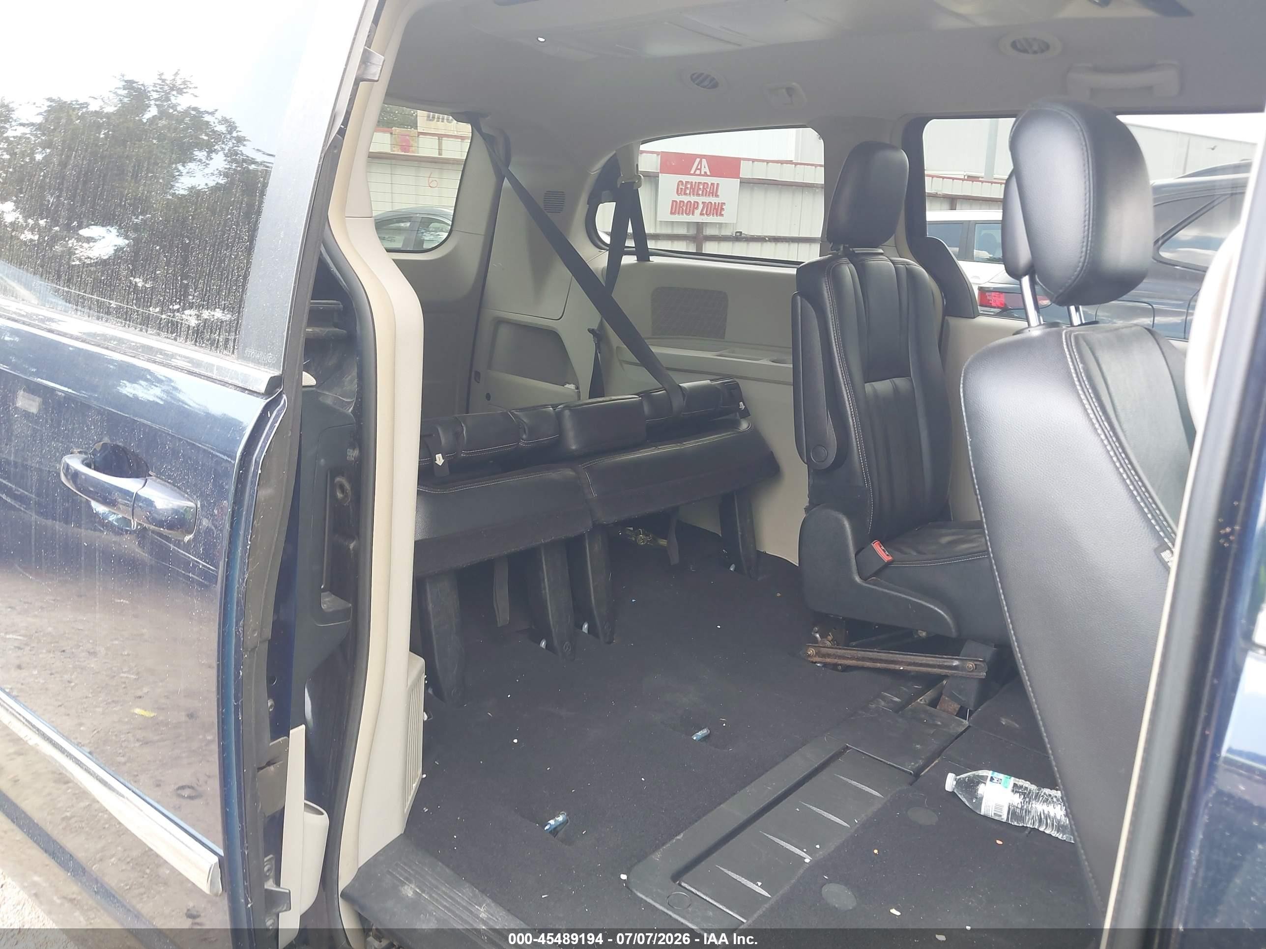 2013 Chrysler Town & Country Touring Blue vin: 2C4RC1BGXDR690978