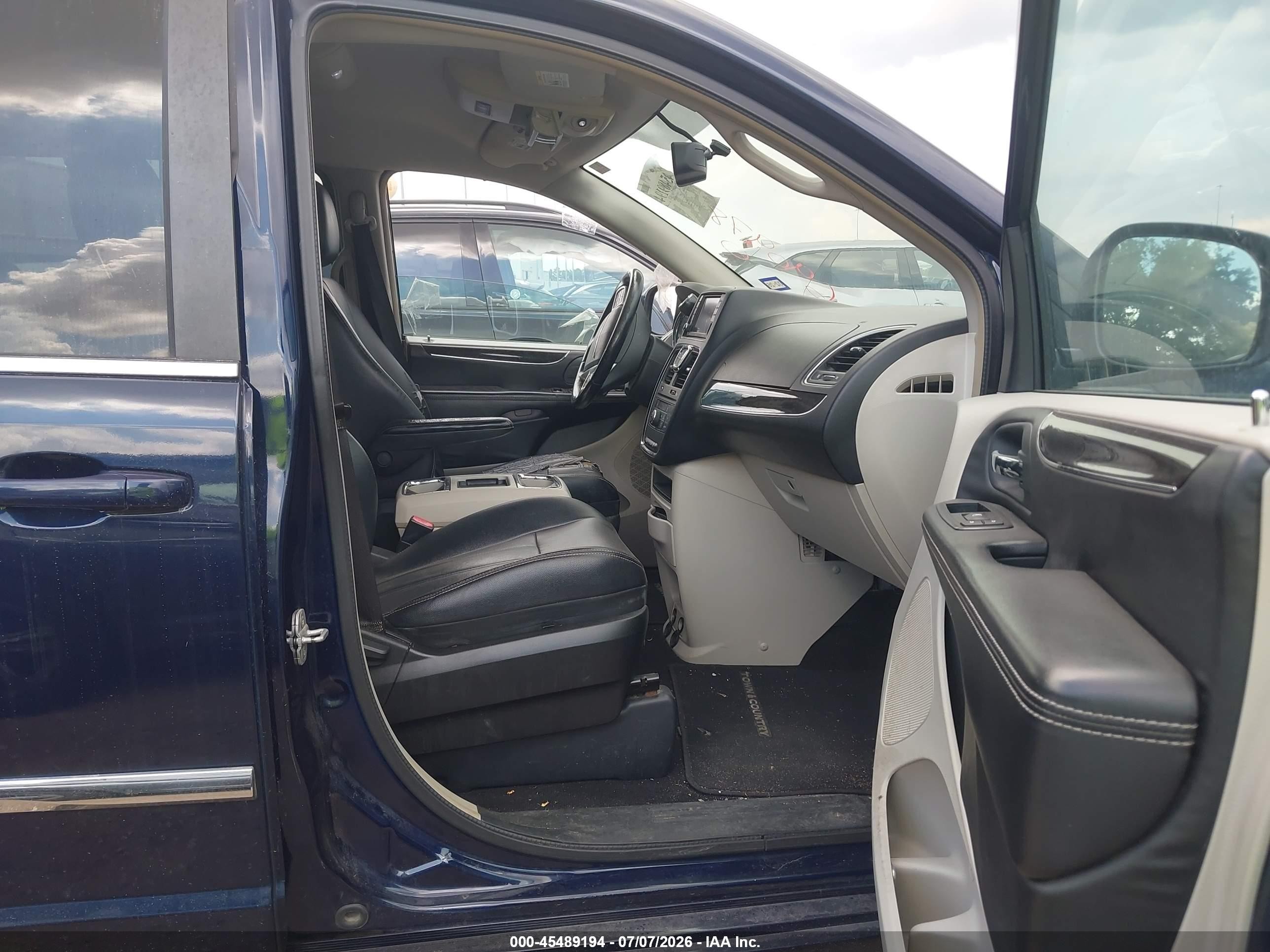 2013 Chrysler Town & Country Touring Blue vin: 2C4RC1BGXDR690978