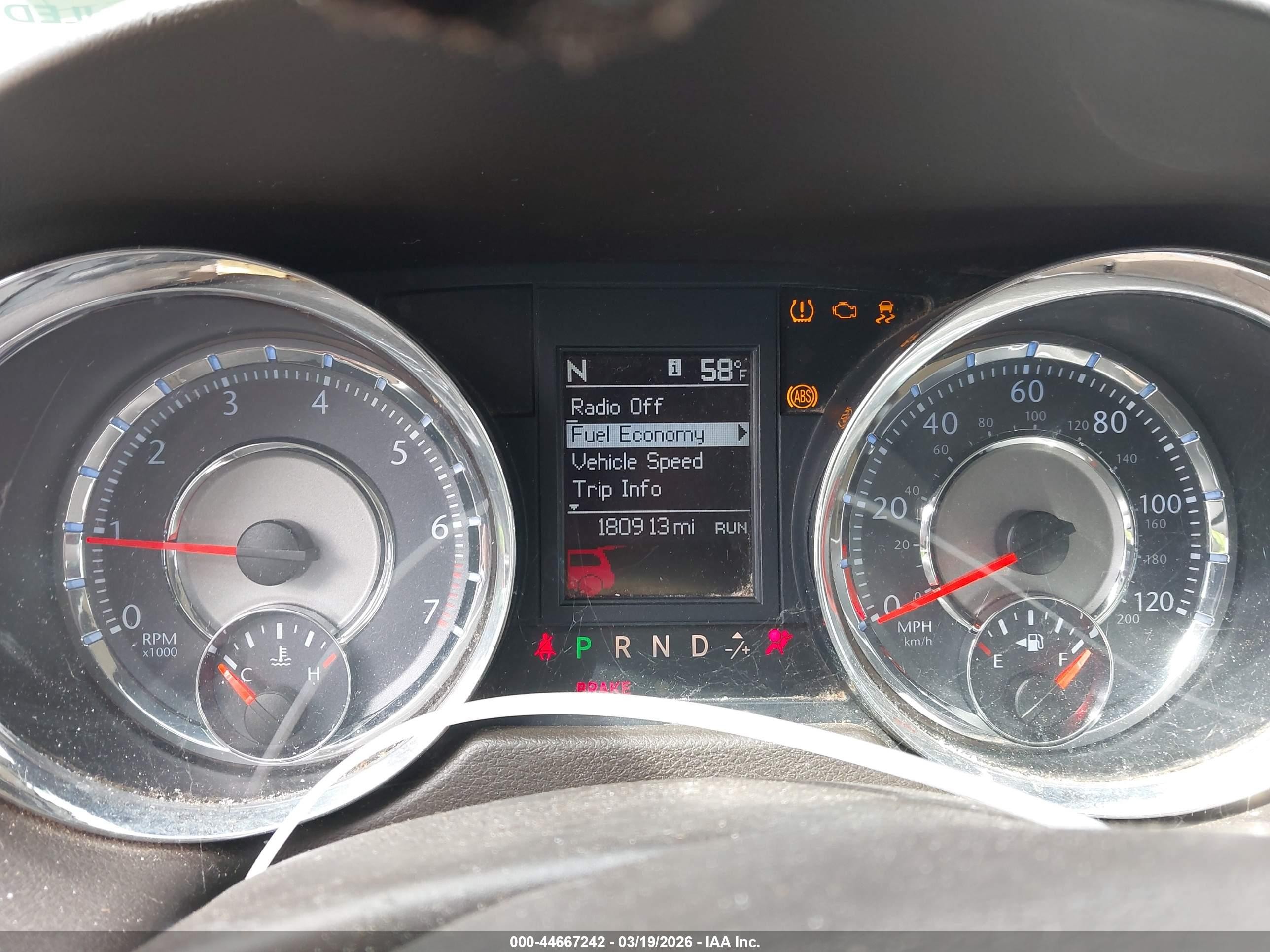 2013 Chrysler Town & Country Touring White vin: 2C4RC1BGXDR707066