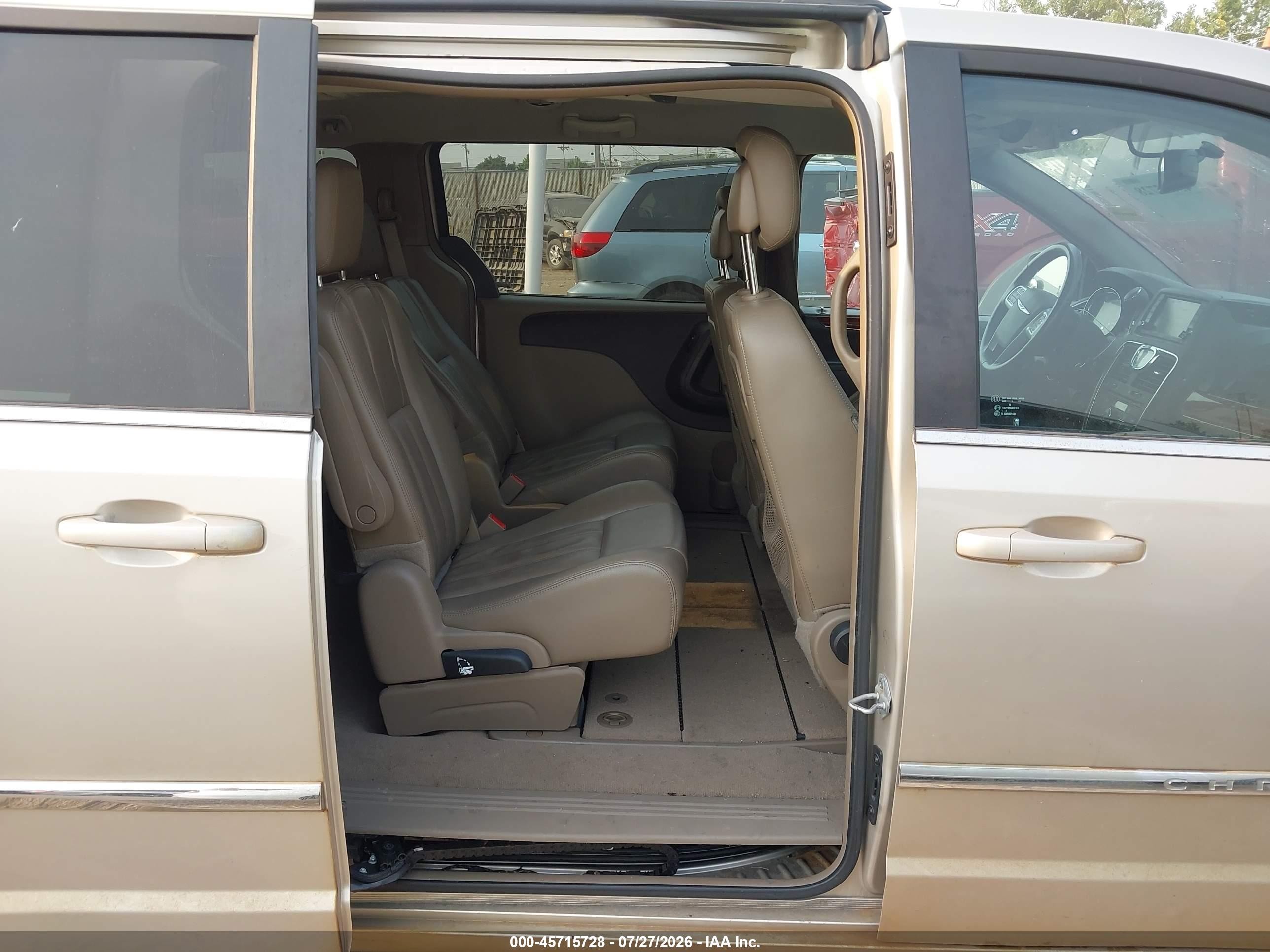 2013 Chrysler Town & Country Touring Gold vin: 2C4RC1BGXDR727236
