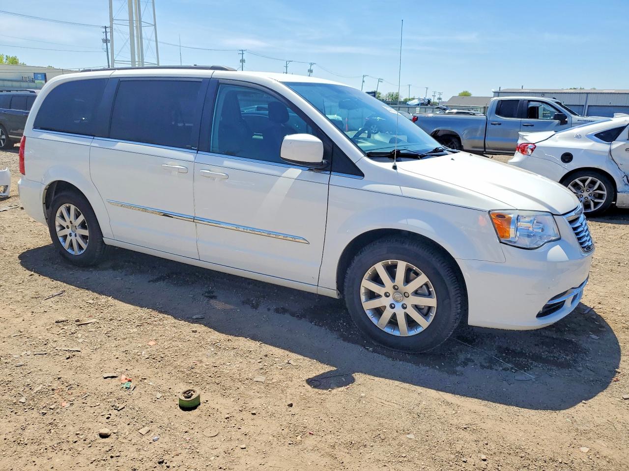 2013 Chrysler Town & Country Touring White vin: 2C4RC1BGXDR745641