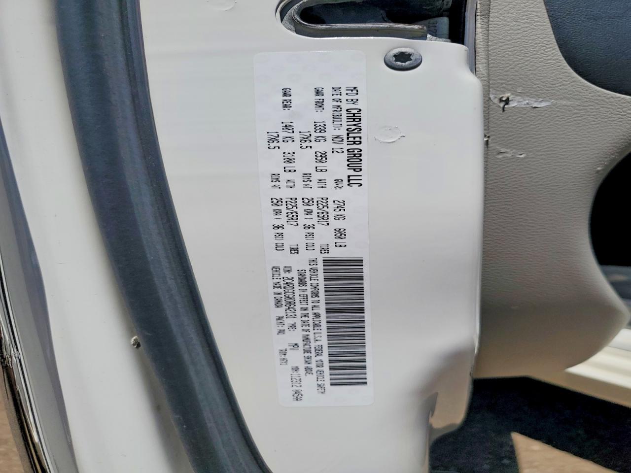 2013 Chrysler Town & Country Touring White vin: 2C4RC1BGXDR745641