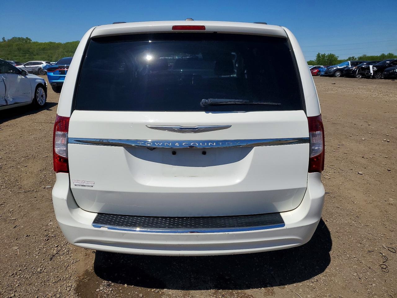 2013 Chrysler Town & Country Touring White vin: 2C4RC1BGXDR745641