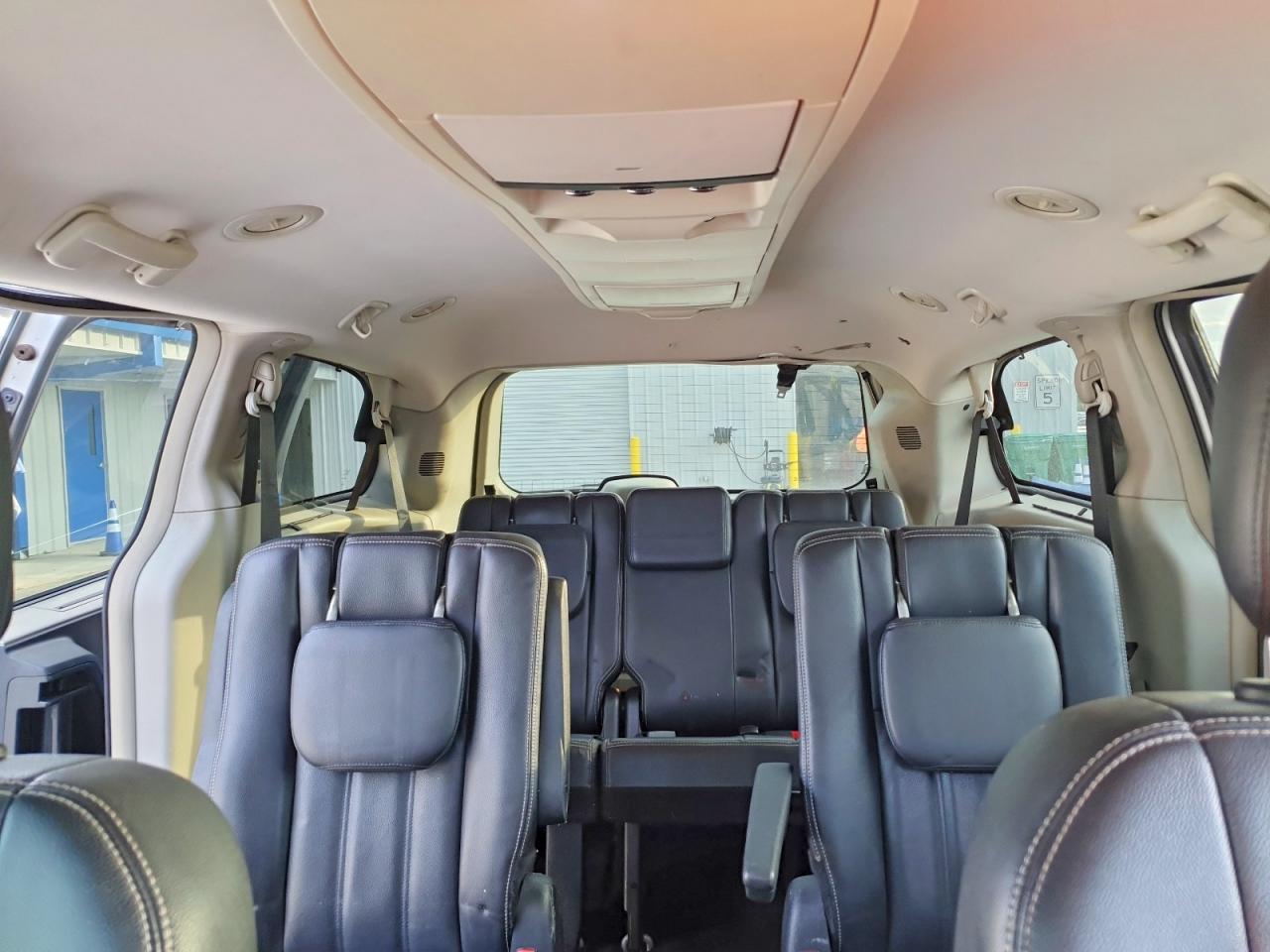 2013 Chrysler Town & Country Touring Серебряный vin: 2C4RC1BGXDR821875