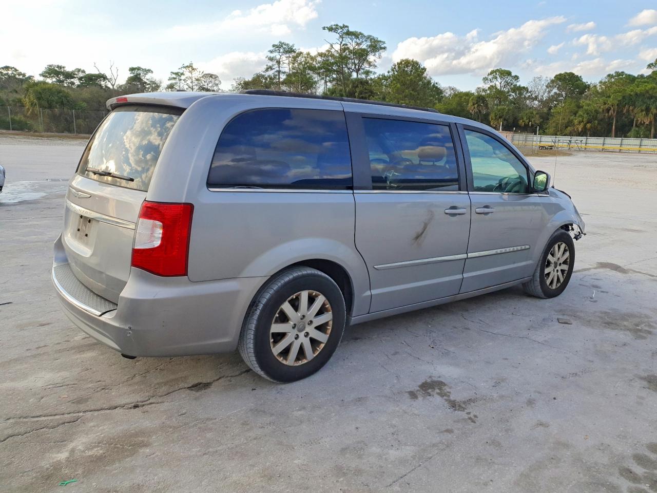 2013 Chrysler Town & Country Touring Серебряный vin: 2C4RC1BGXDR821875