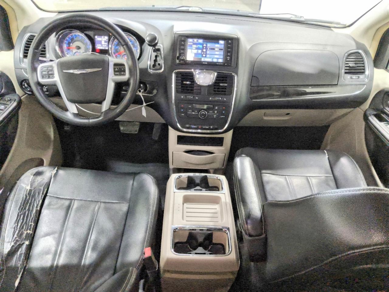 2014 Chrysler Town & Country Touring Silver vin: 2C4RC1BGXER111019