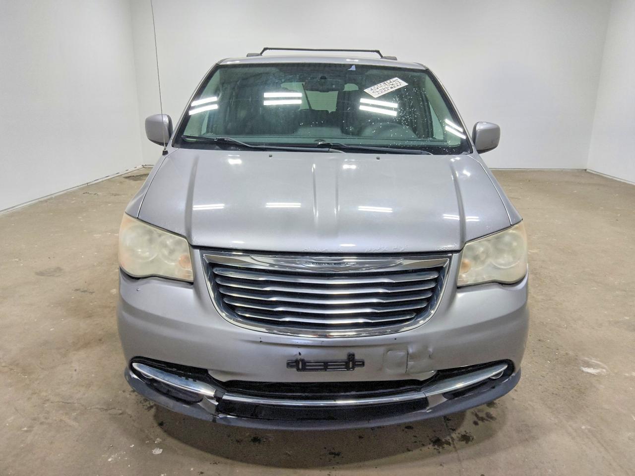 2014 Chrysler Town & Country Touring Silver vin: 2C4RC1BGXER111019