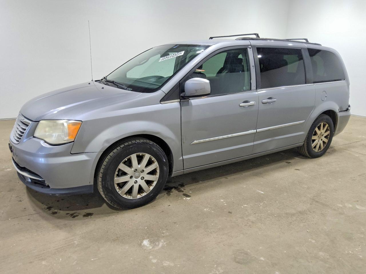 2014 Chrysler Town & Country Touring Silver vin: 2C4RC1BGXER111019