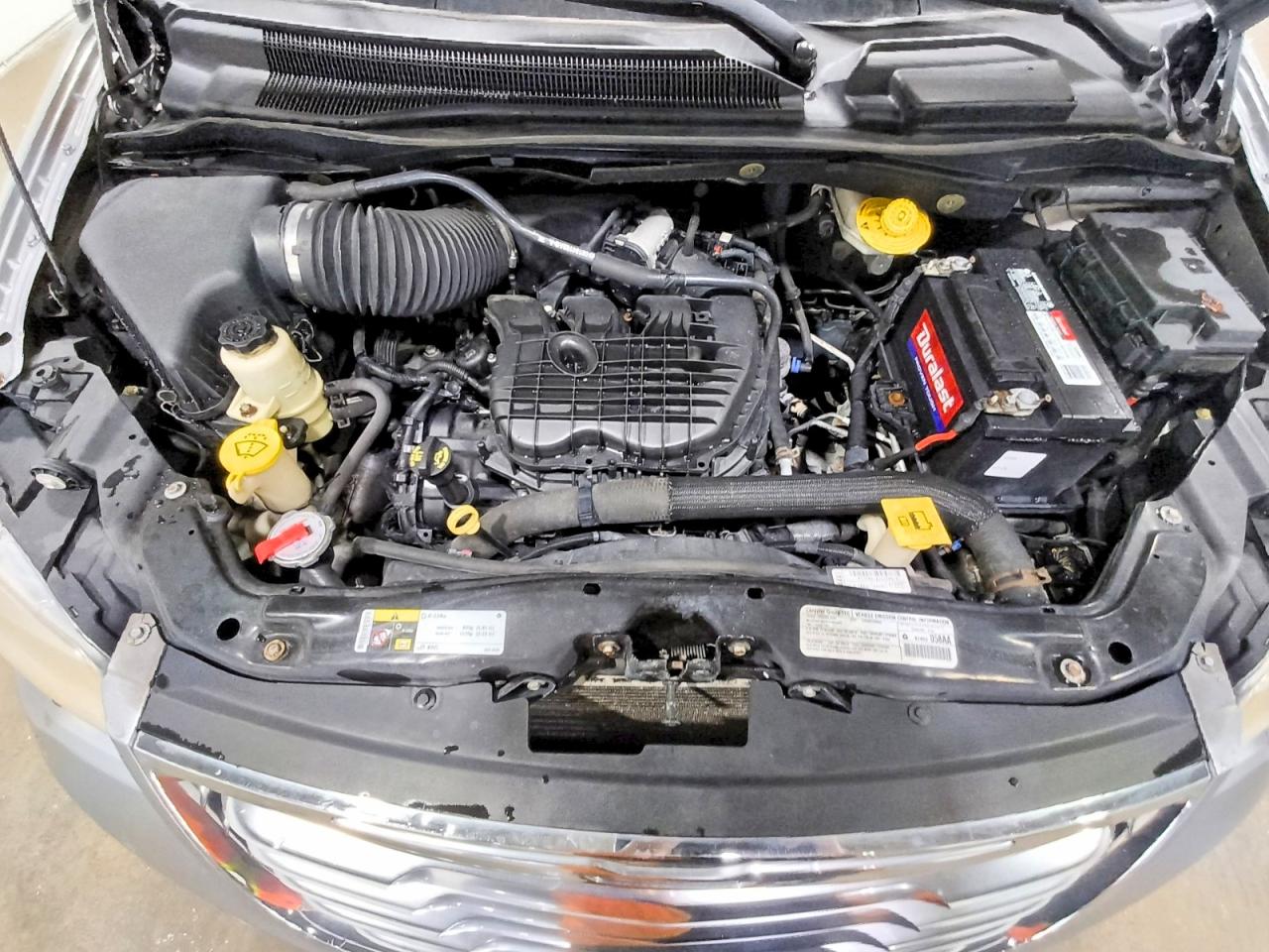 2014 Chrysler Town & Country Touring Silver vin: 2C4RC1BGXER111019