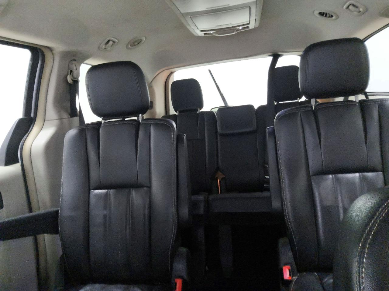 2014 Chrysler Town & Country Touring Silver vin: 2C4RC1BGXER111019