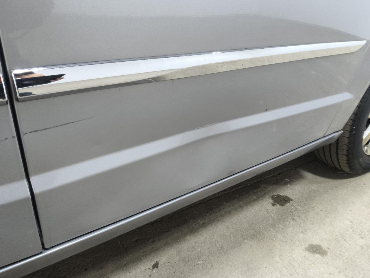 2014 Chrysler Town & Country Touring Silver vin: 2C4RC1BGXER111019 Damage: Left Rear Door, Heavy Scratch, 11 To 12 Inches