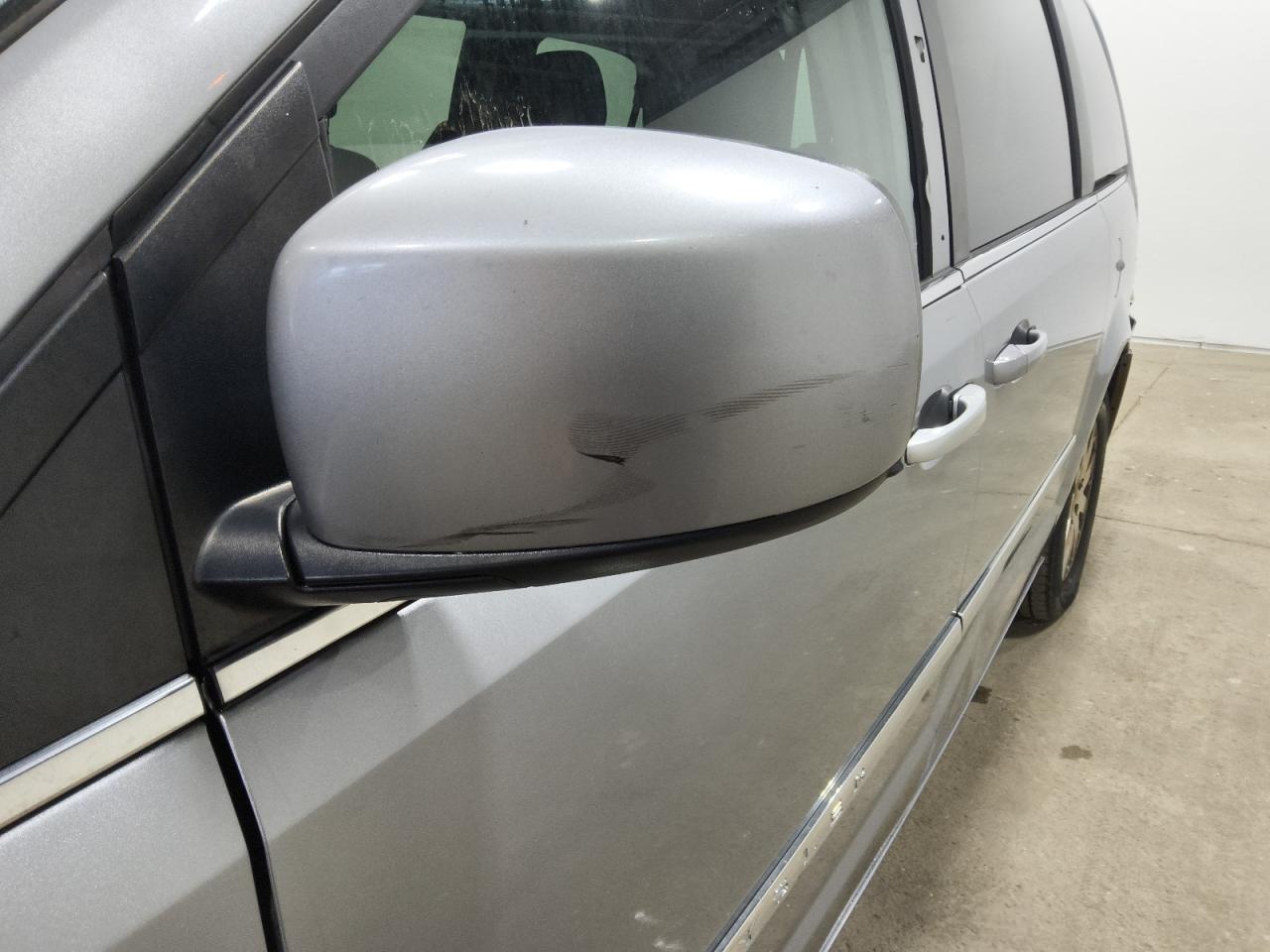 2014 Chrysler Town & Country Touring Silver vin: 2C4RC1BGXER111019 Damage: Lf Mirror Cover, Scraped, 11 To 12 Inches