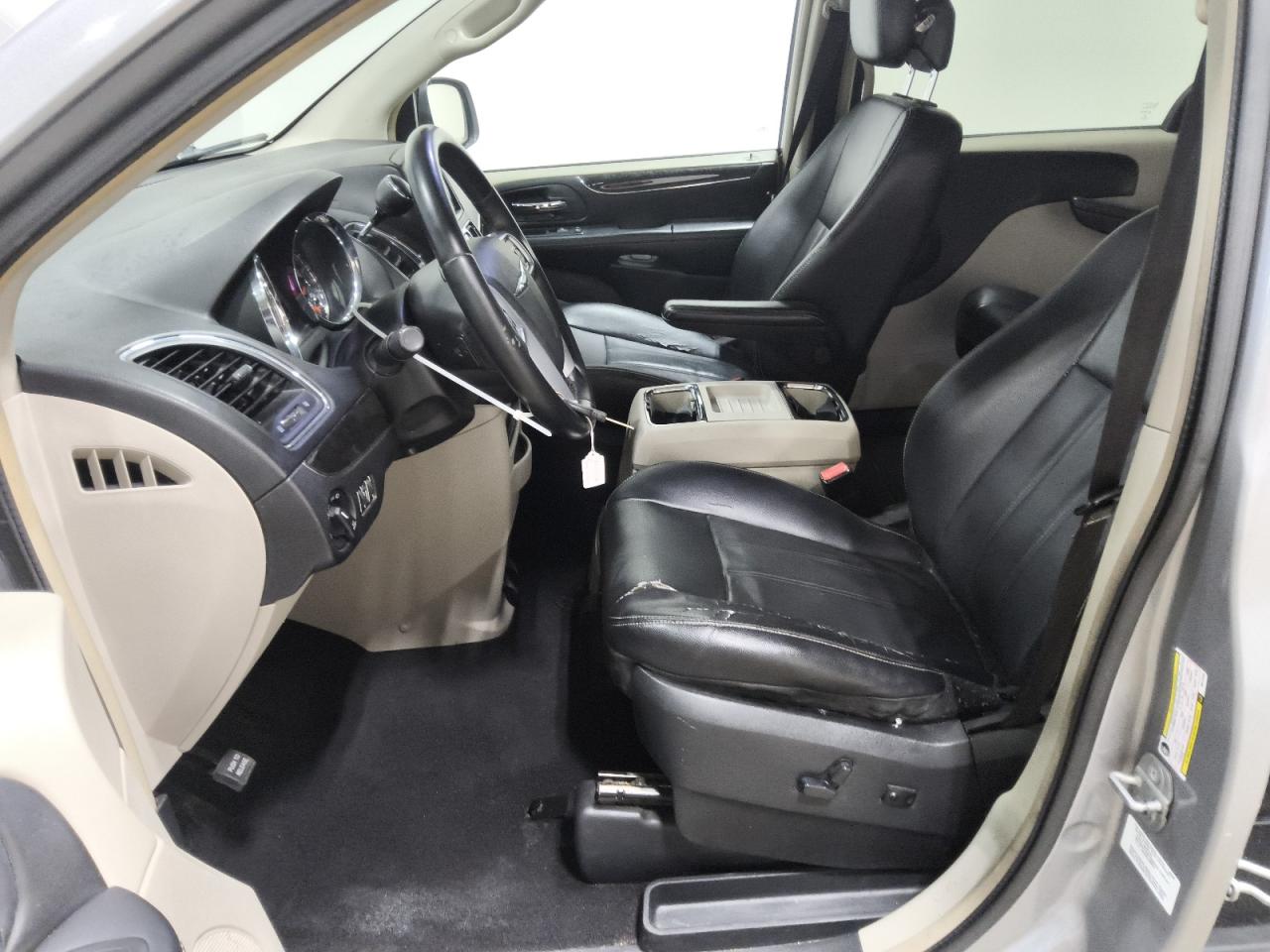 2014 Chrysler Town & Country Touring Silver vin: 2C4RC1BGXER111019 Damage: Left Front Seat, Torn, > 12 Inches