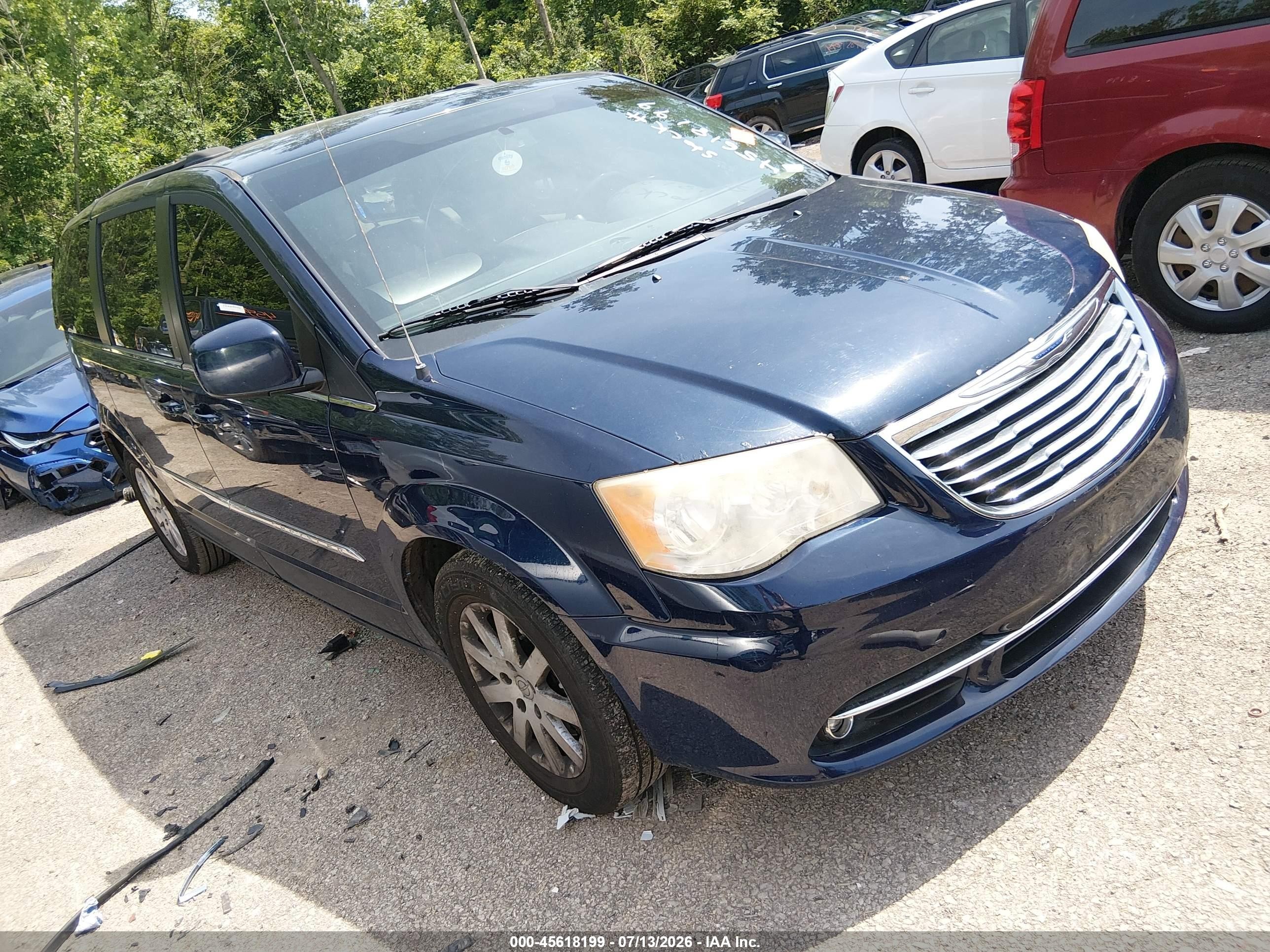 2014 Chrysler Town & Country Touring Blue vin: 2C4RC1BGXER112316