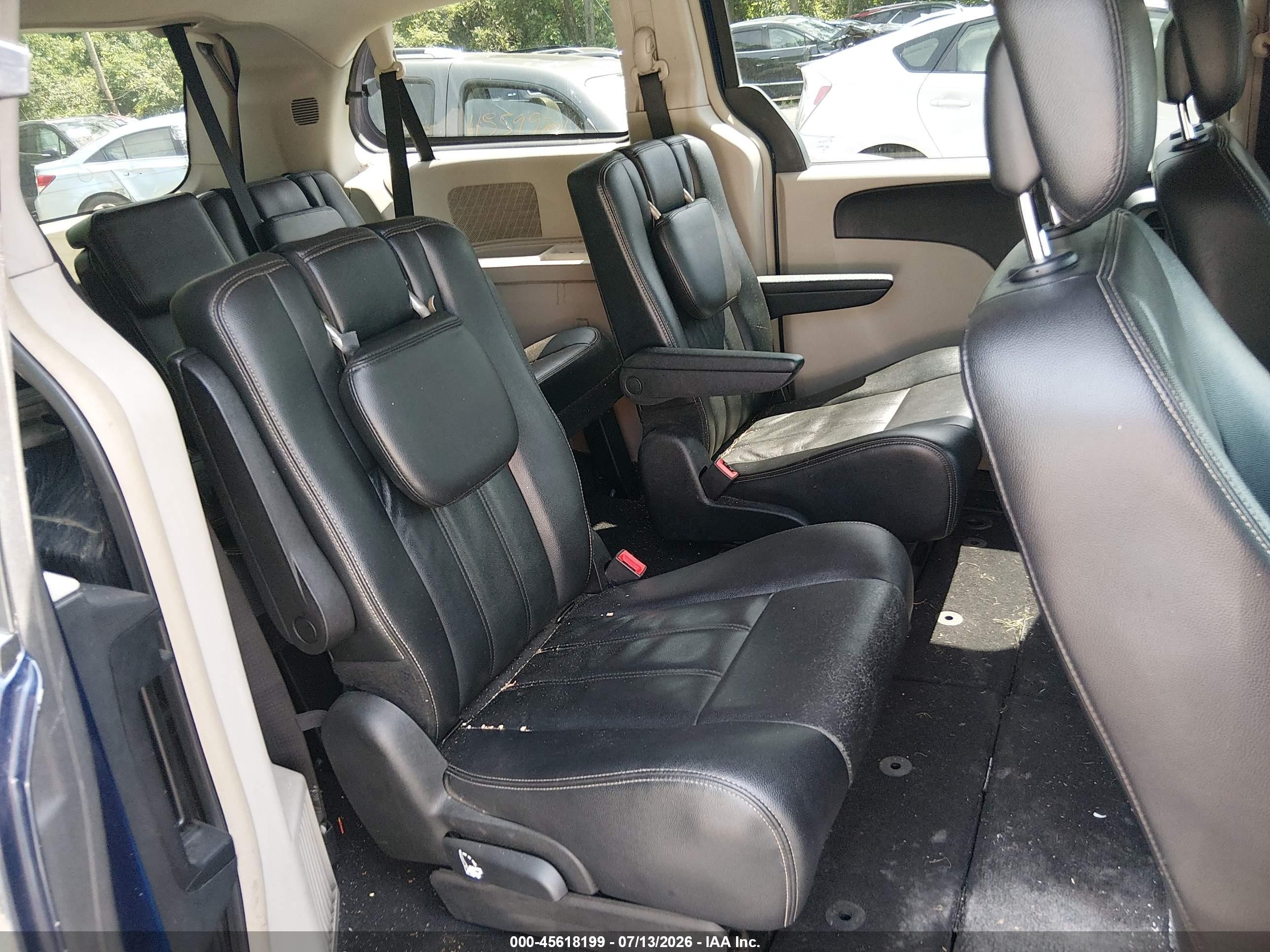 2014 Chrysler Town & Country Touring Blue vin: 2C4RC1BGXER112316