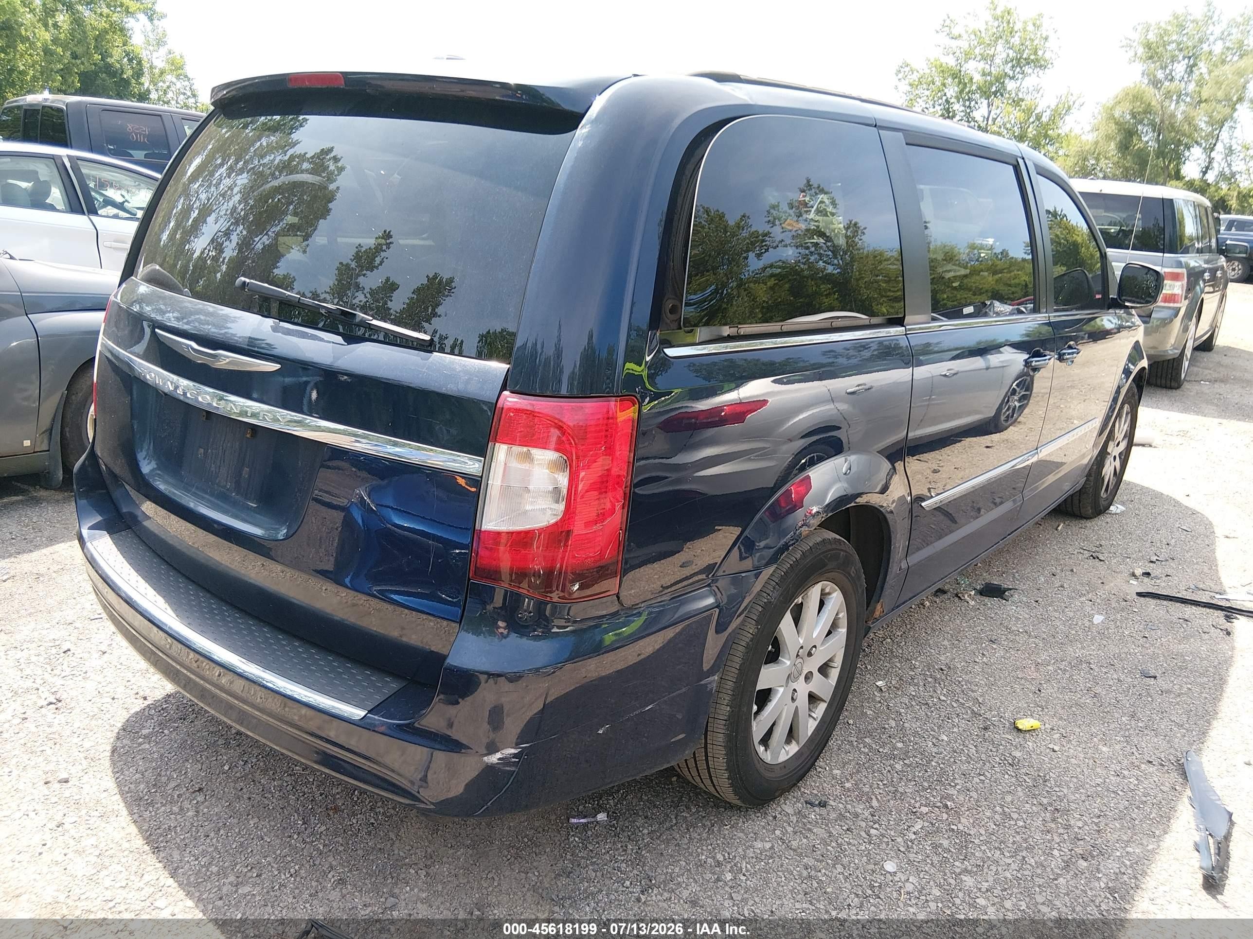2014 Chrysler Town & Country Touring Blue vin: 2C4RC1BGXER112316