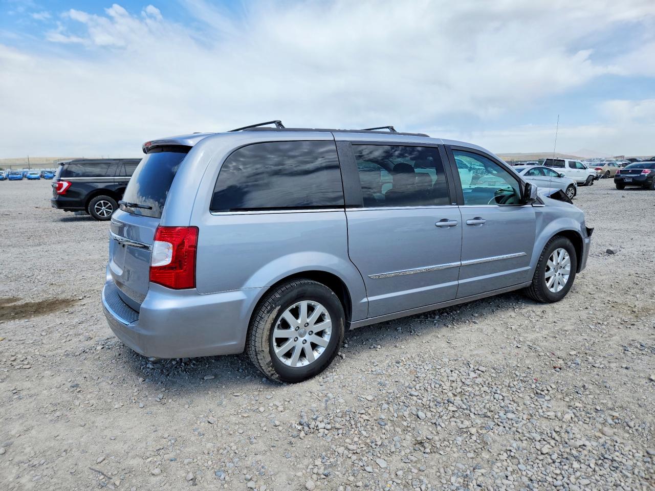 2014 Chrysler Town & Country Touring Silver vin: 2C4RC1BGXER208334