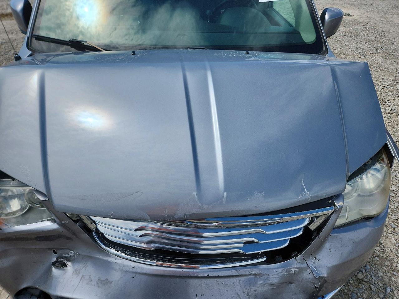 2014 Chrysler Town & Country Touring Silver vin: 2C4RC1BGXER208334