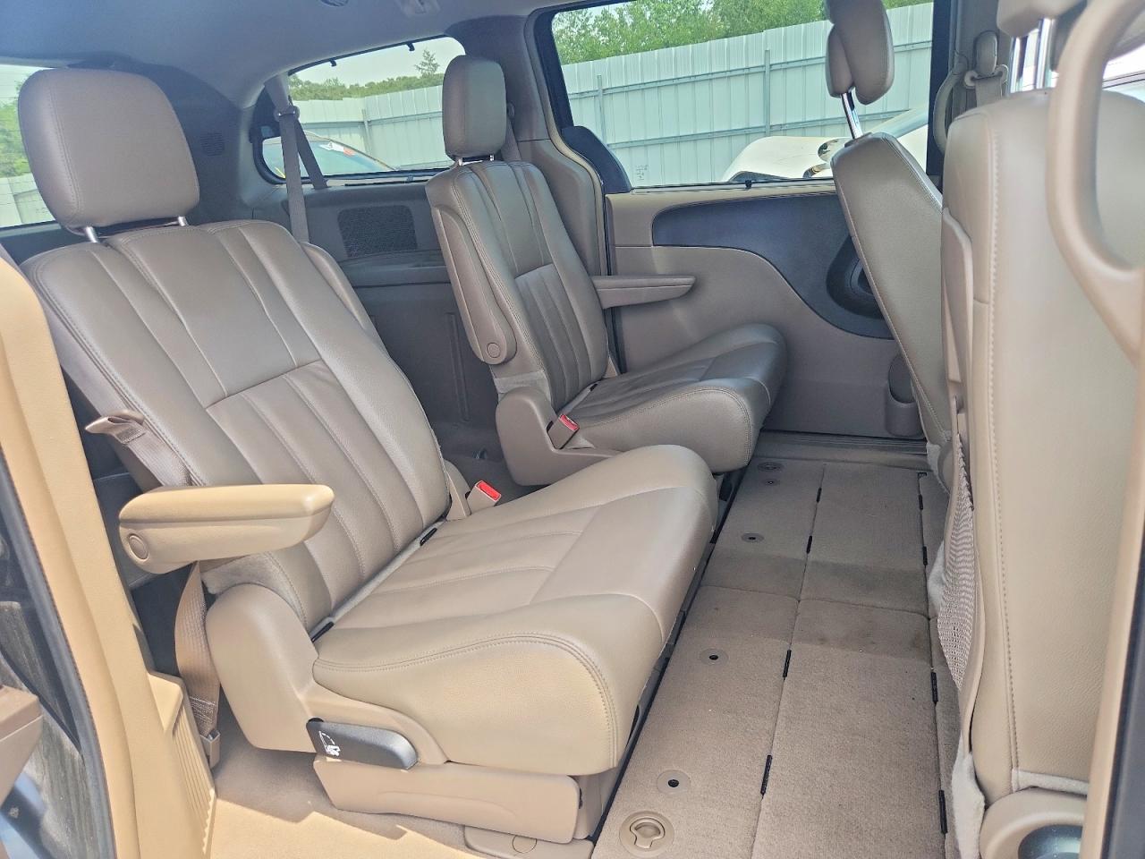 2014 Chrysler Town & Country Touring Gray vin: 2C4RC1BGXER256903