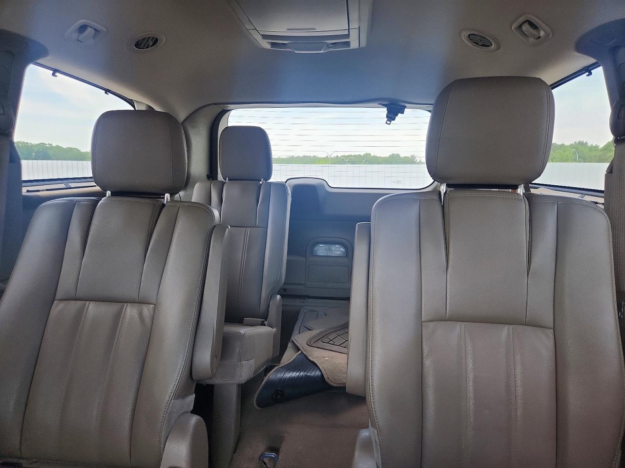 2014 Chrysler Town & Country Touring Gray vin: 2C4RC1BGXER256903