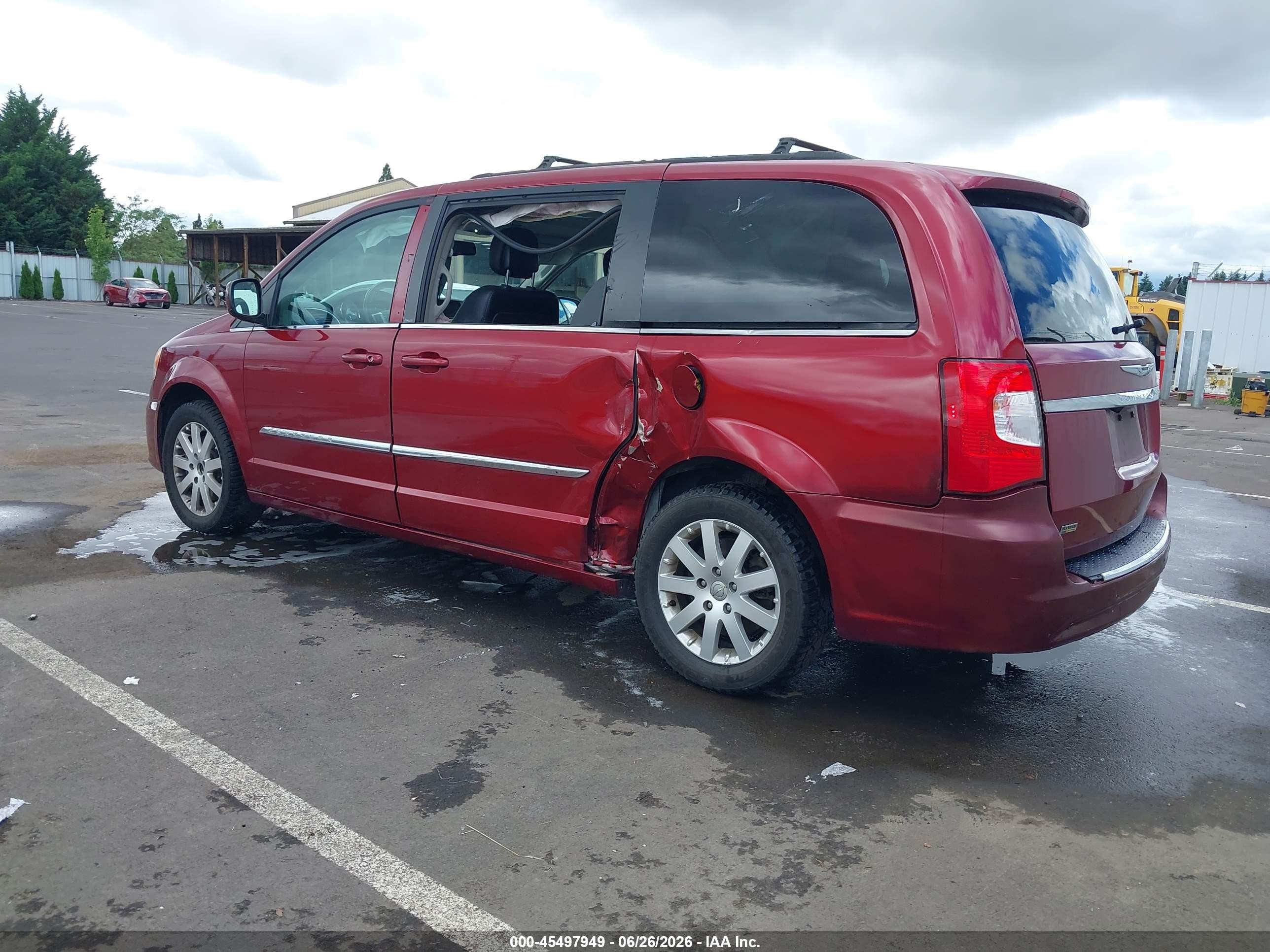 2014 Chrysler Town & Country Touring Red vin: 2C4RC1BGXER326903