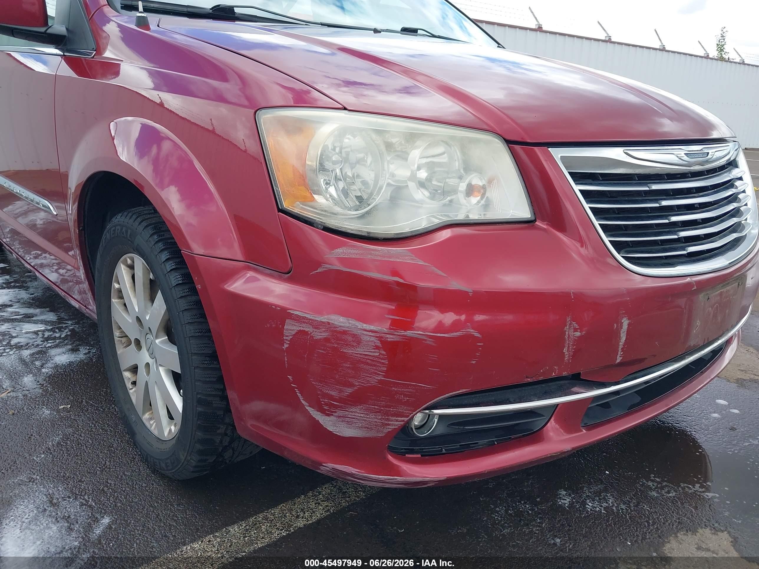 2014 Chrysler Town & Country Touring Red vin: 2C4RC1BGXER326903