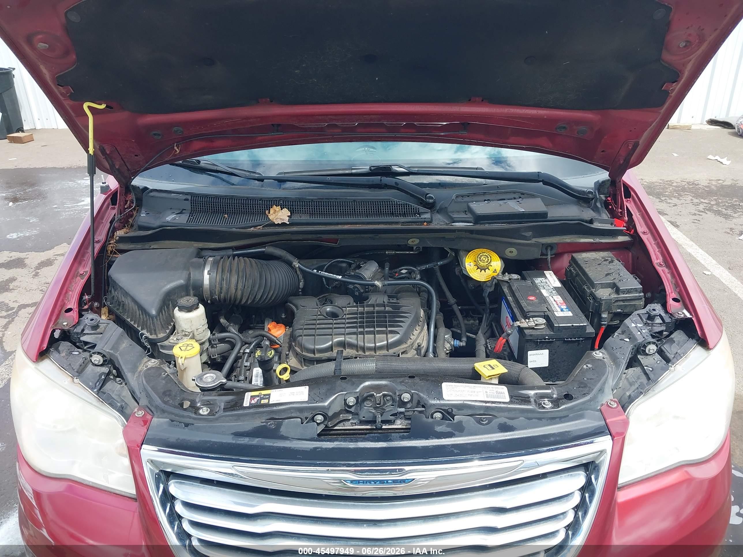 2014 Chrysler Town & Country Touring Red vin: 2C4RC1BGXER326903