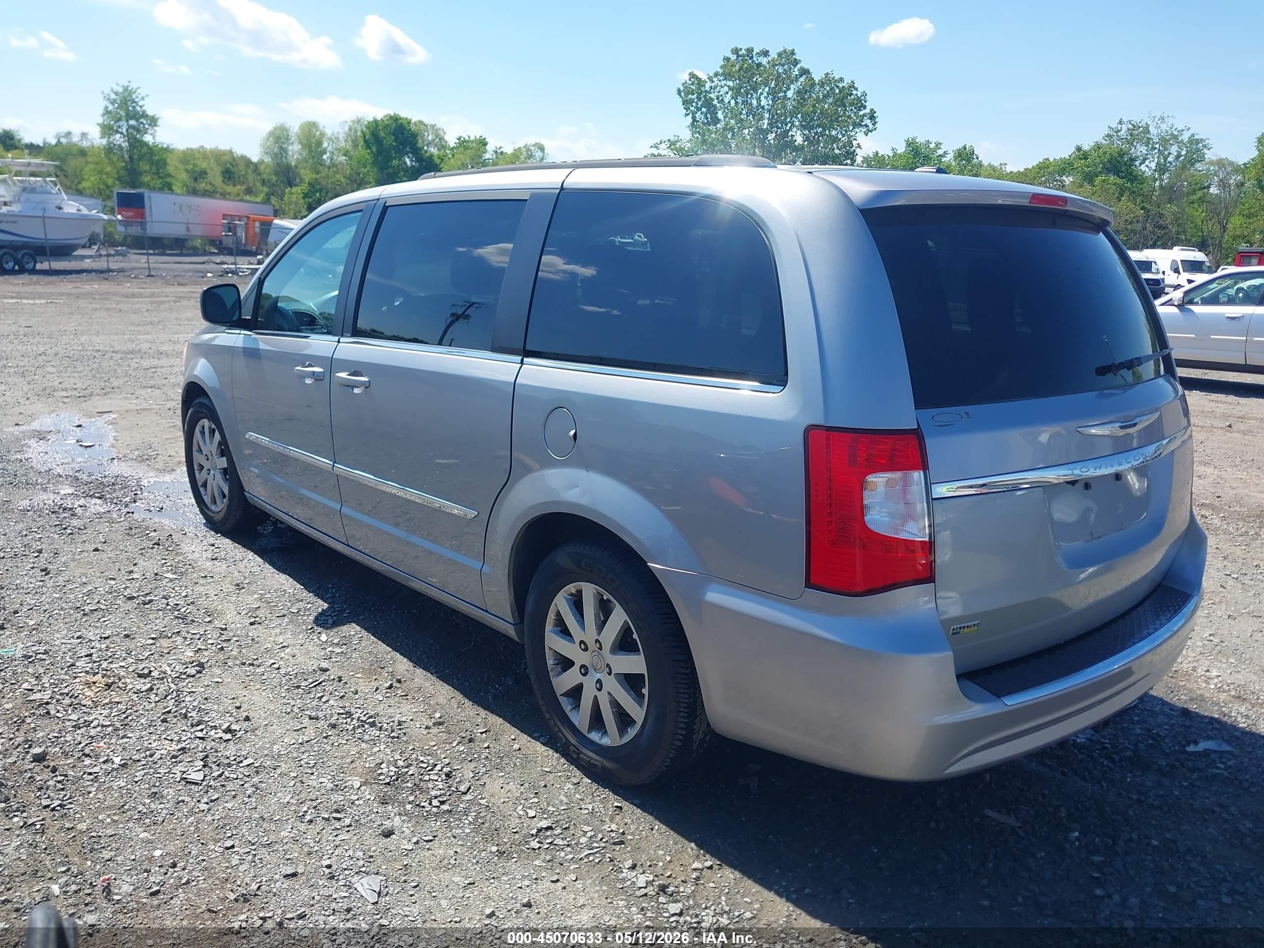 2014 Chrysler Town & Country Touring Silver vin: 2C4RC1BGXER348190